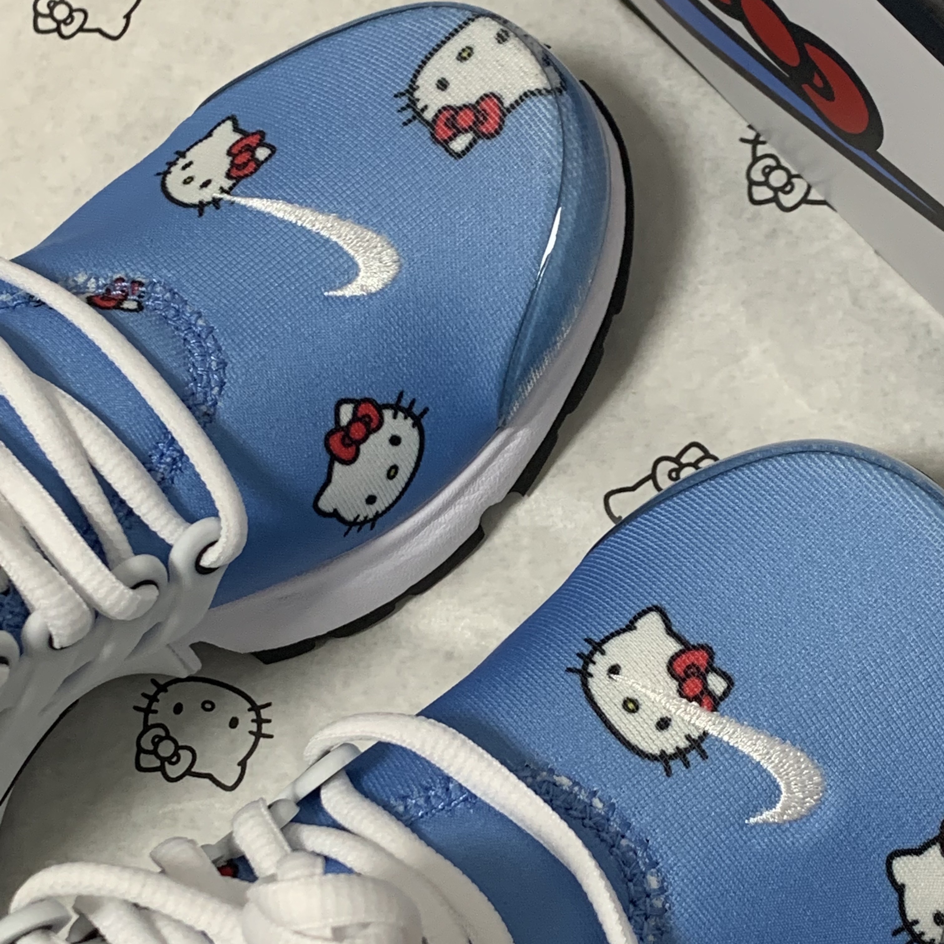 Nike x Hello Kitty Air Presto University Blue 착용 스타일 - 1