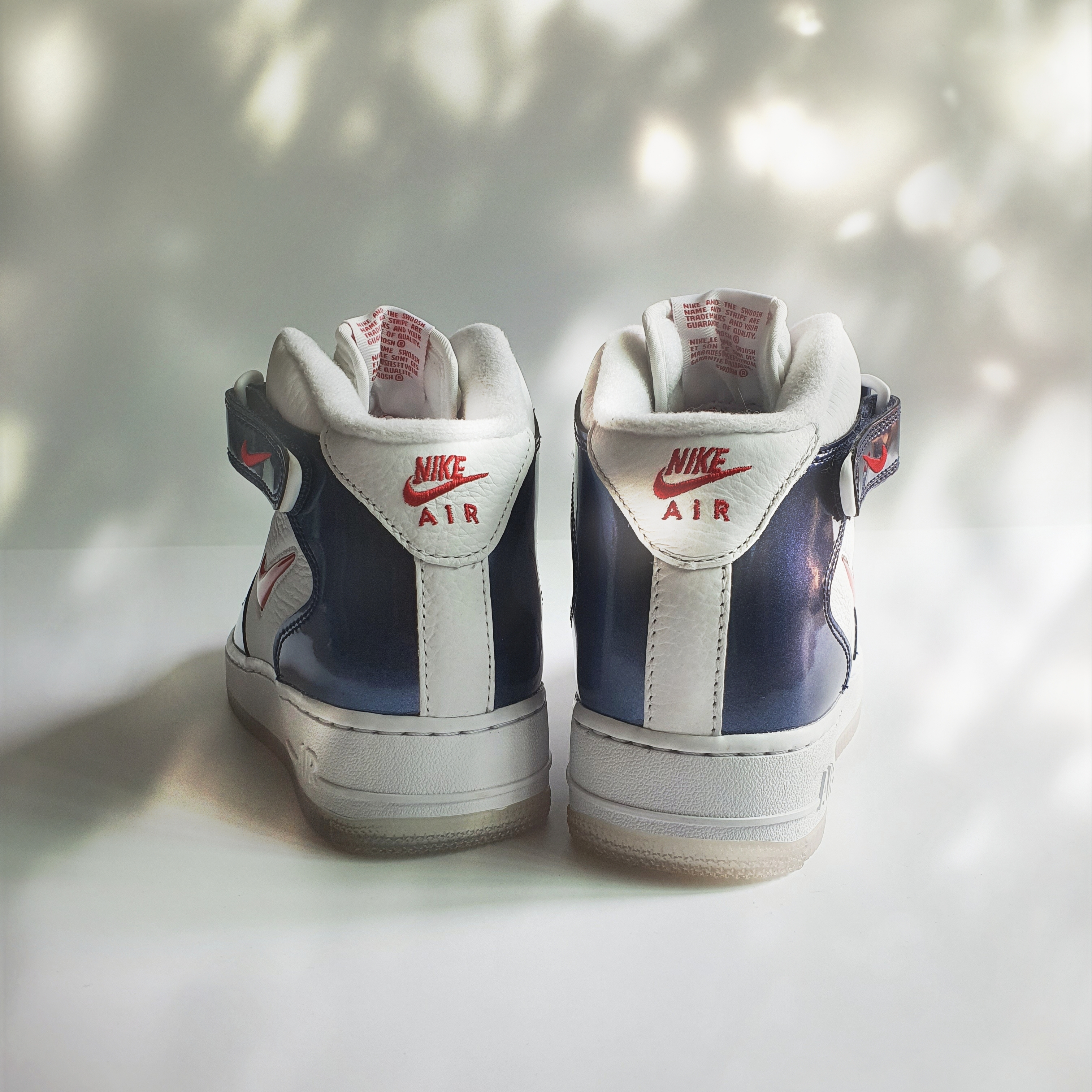Nike Air Force 1 Mid QS University Red and Midnight Navy 착용 스타일 - 5
