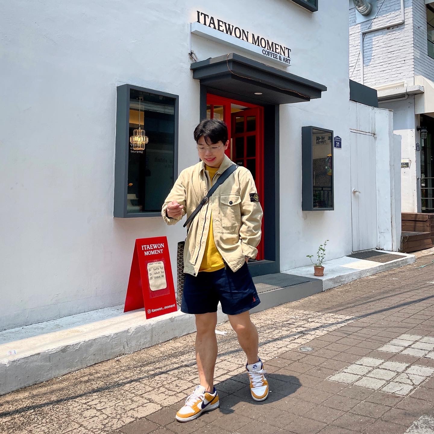 Stone Island 10704 Textured Brushed Recycled Cotton Overshirt Ecru - 21FW, Stussy Stock DSM London T-Shirt Honey 2021 착용 스타일 - 1