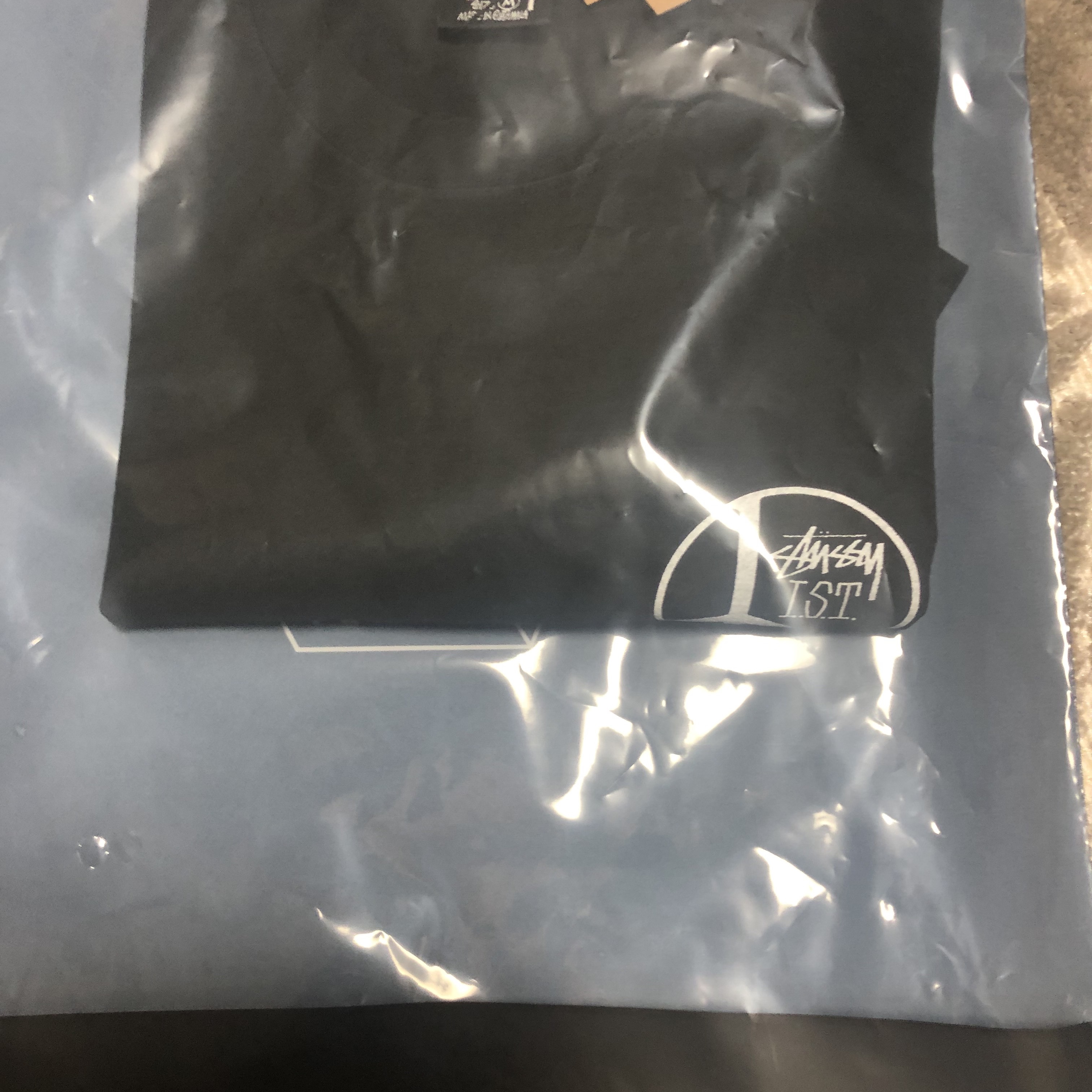 Stussy Peace Dot Pigment Dyed T-Shirt Black 착용 스타일 - 2