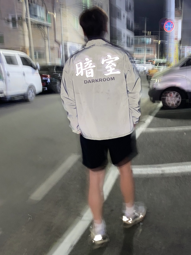 Darkr8m Studio x Hardhitters Reflective Coach Jacket Black, Stussy Stock Water Shorts Black 착용 스타일 - 2