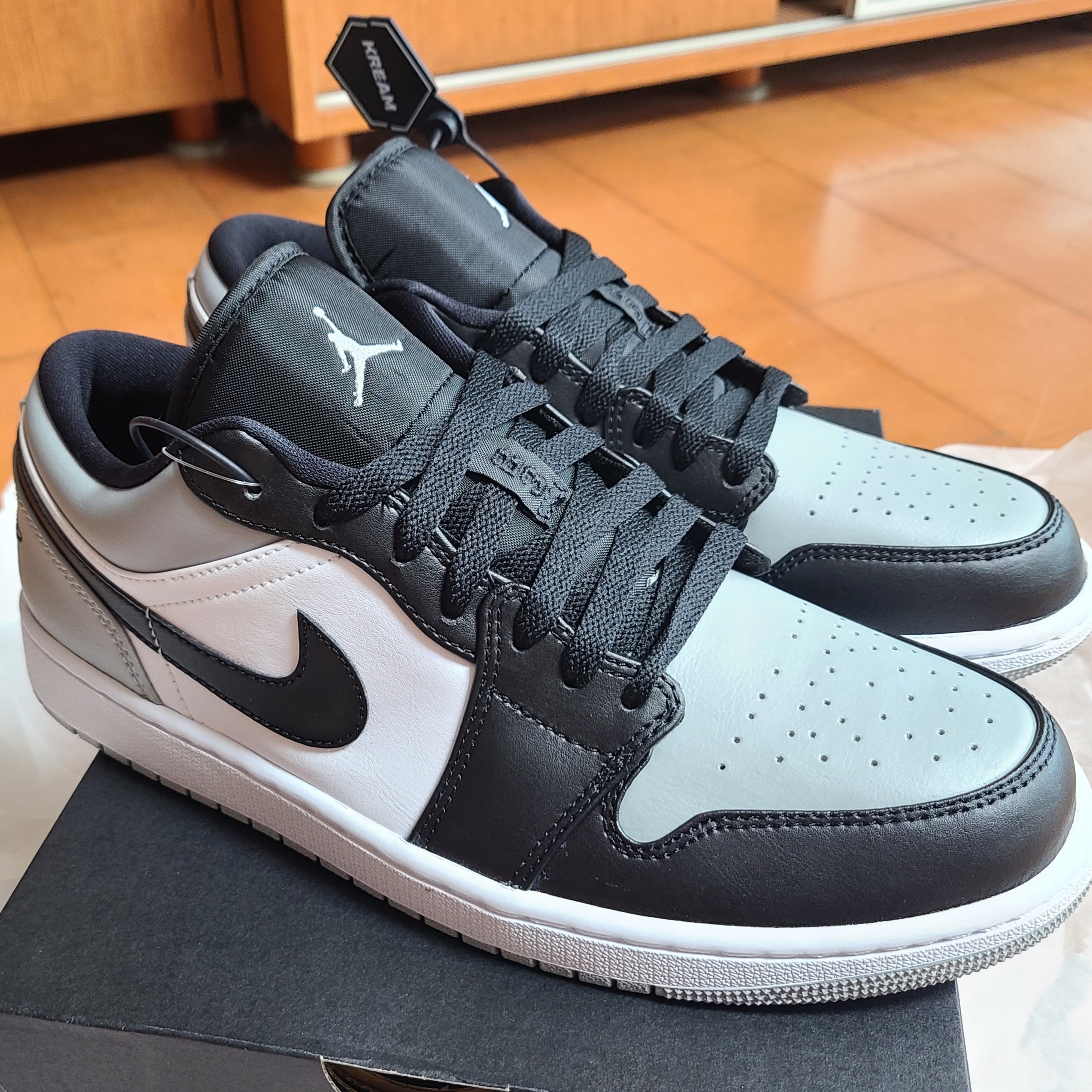 Jordan 1 Low Light Smoke Grey Black 착용 스타일 - 1