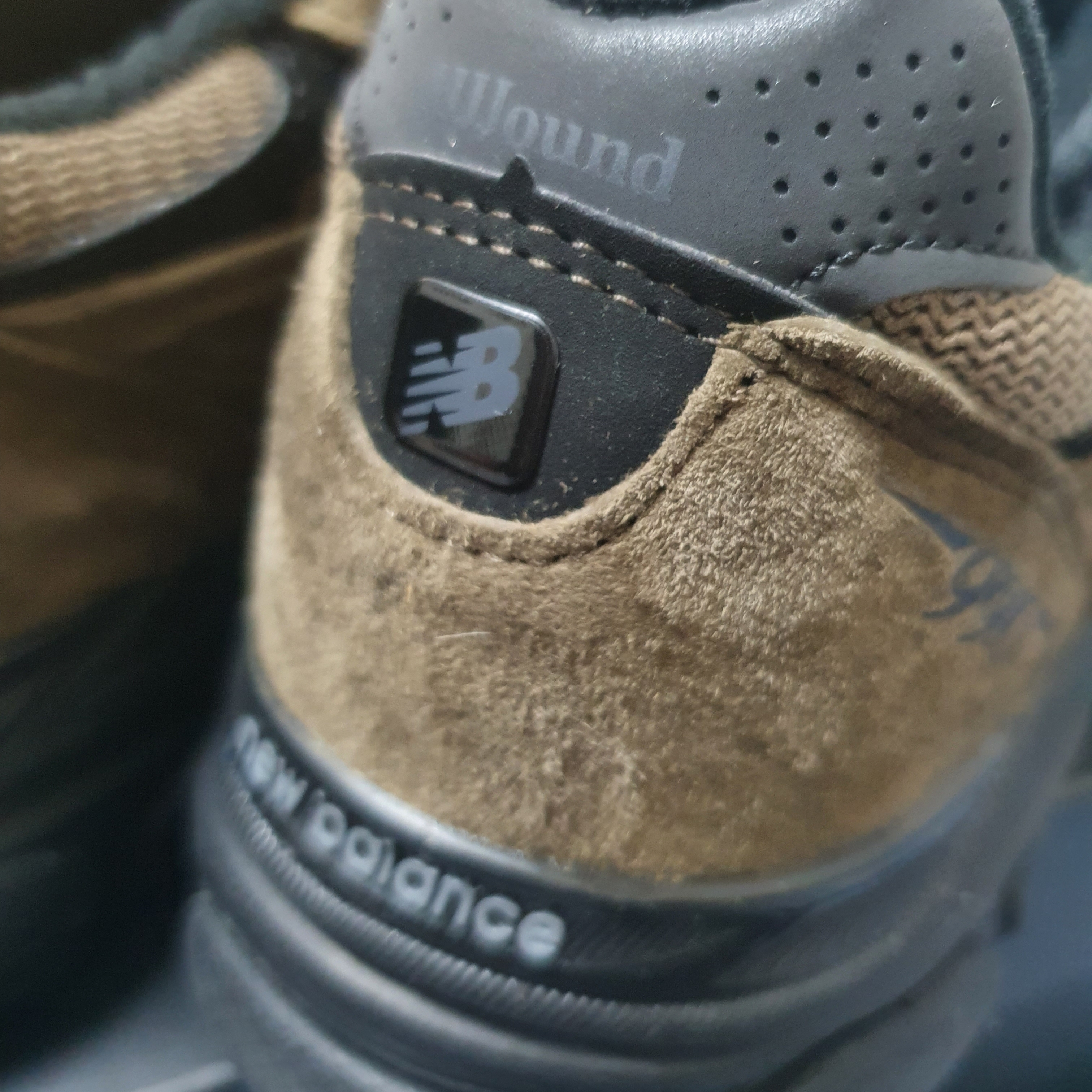 New Balance x JJJJound 990v3 Brown Black 착용 스타일 - 2