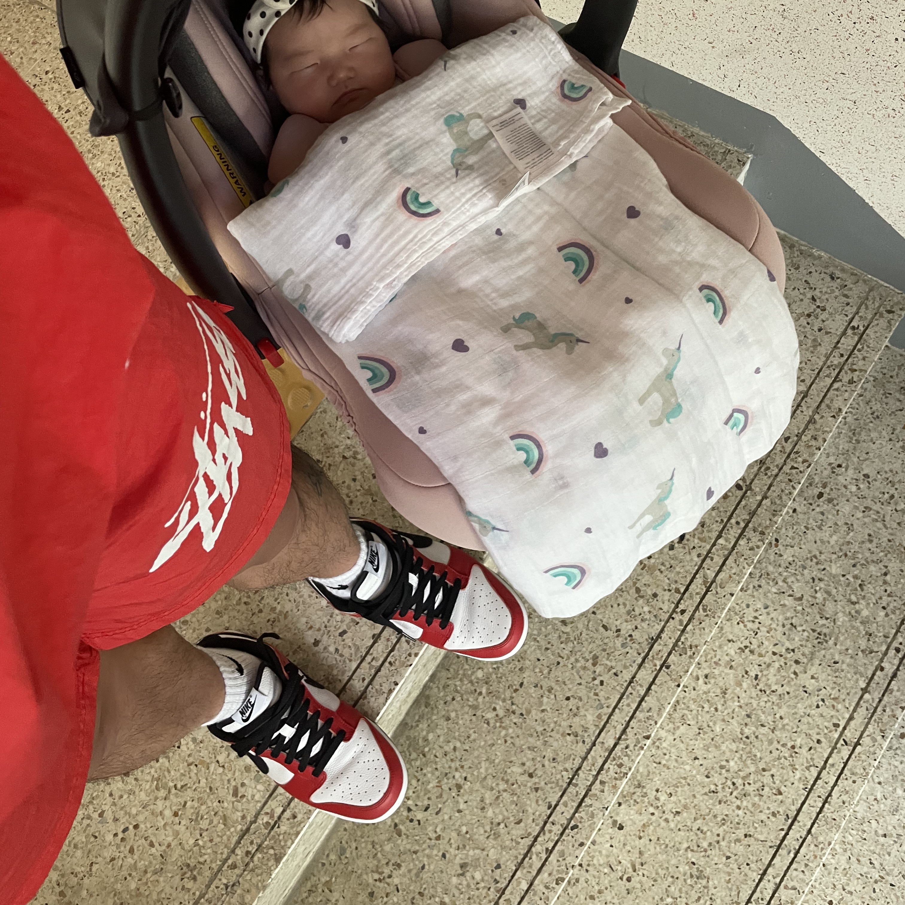 Nike x Stussy Water Shorts Habanero Red, Nike x Stussy Windrunner Jacket Habanero Red 착용 스타일 - 2