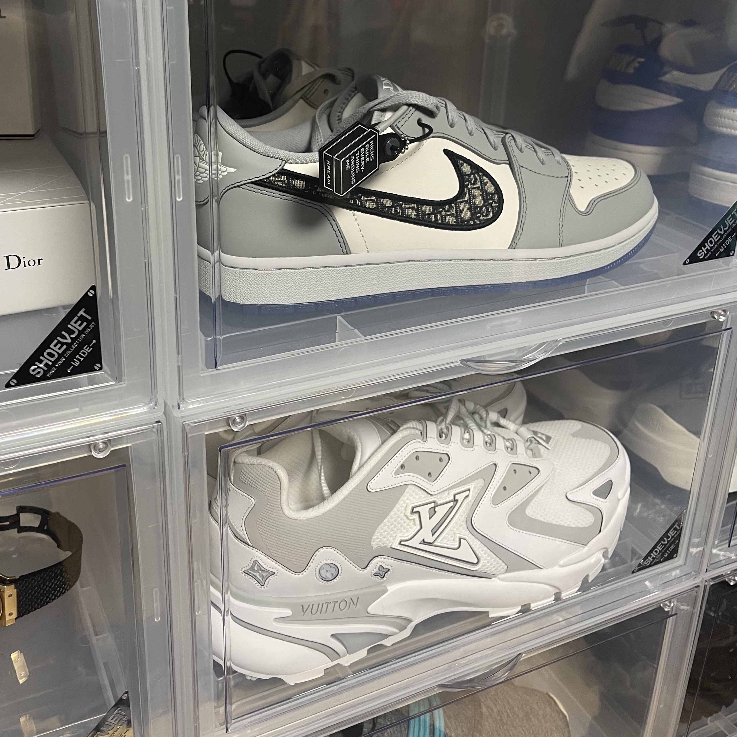 Louis Vuitton Runner Tatic Sneakers White, Jordan 1 x Dior Low OG 착용 스타일