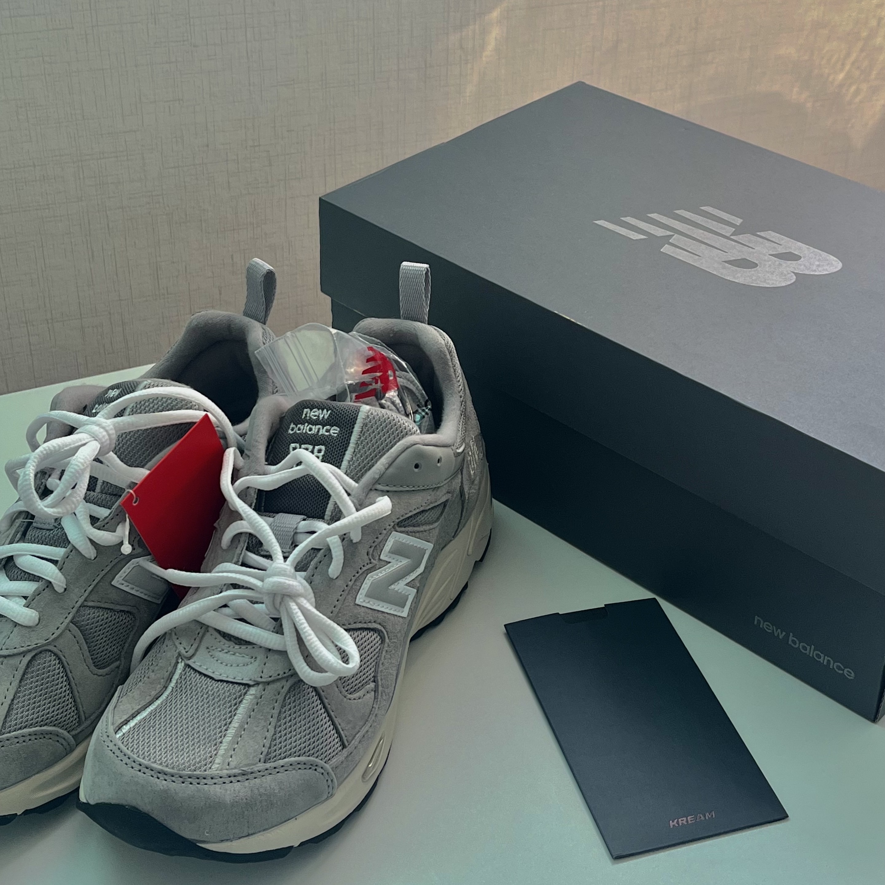 New Balance 878 Gray 착용 스타일