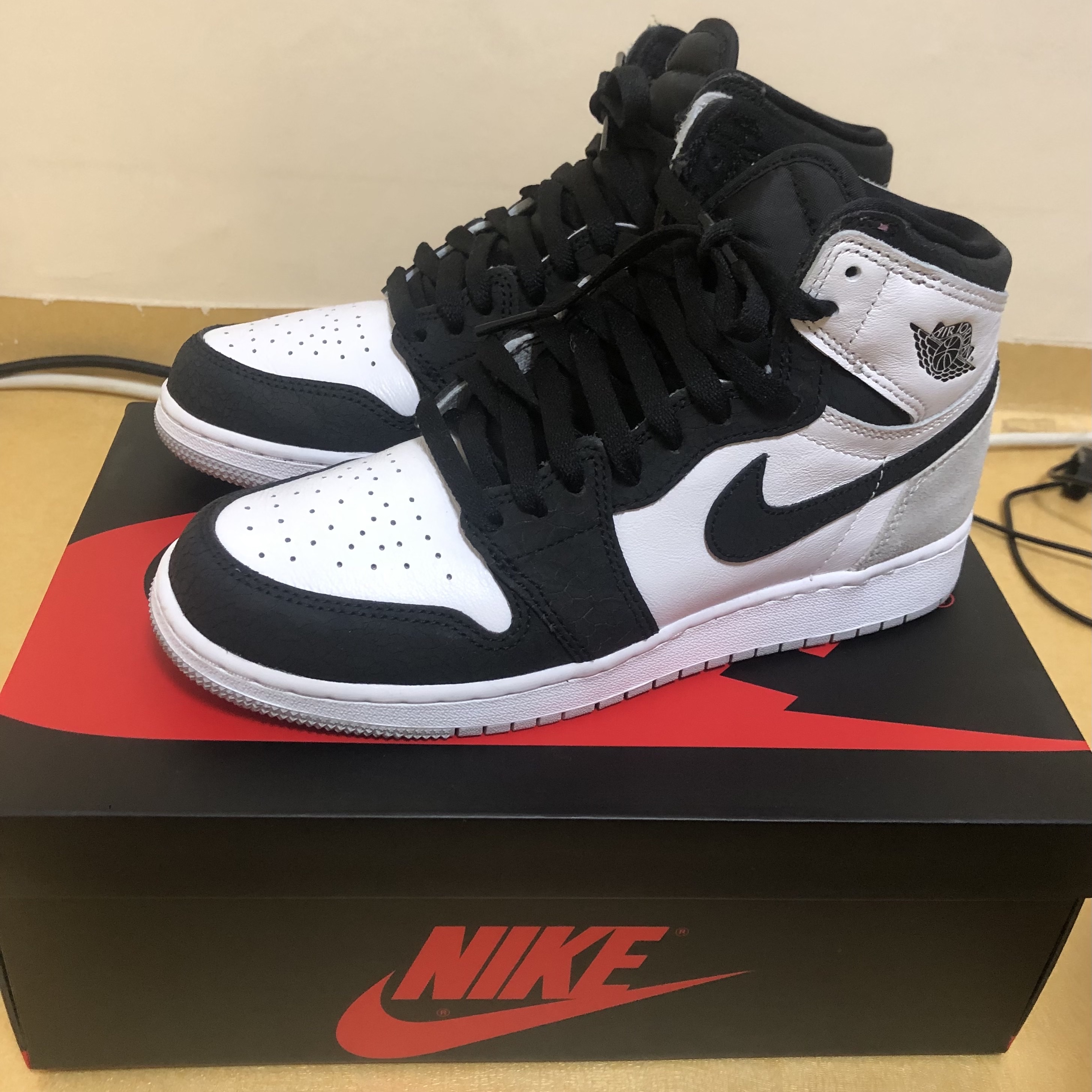 (GS) Jordan 1 Retro High OG Bleached Coral 착용 스타일 - 1