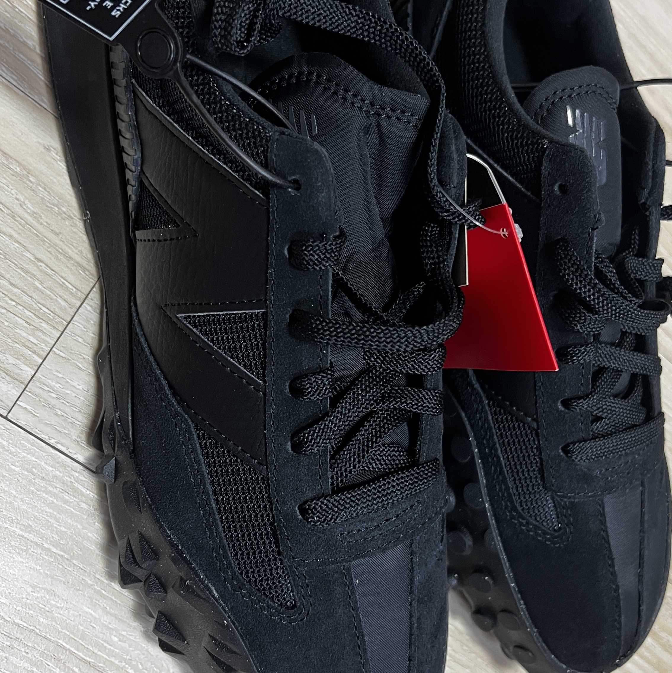 New Balance XC-72 Triple Black 착용 스타일