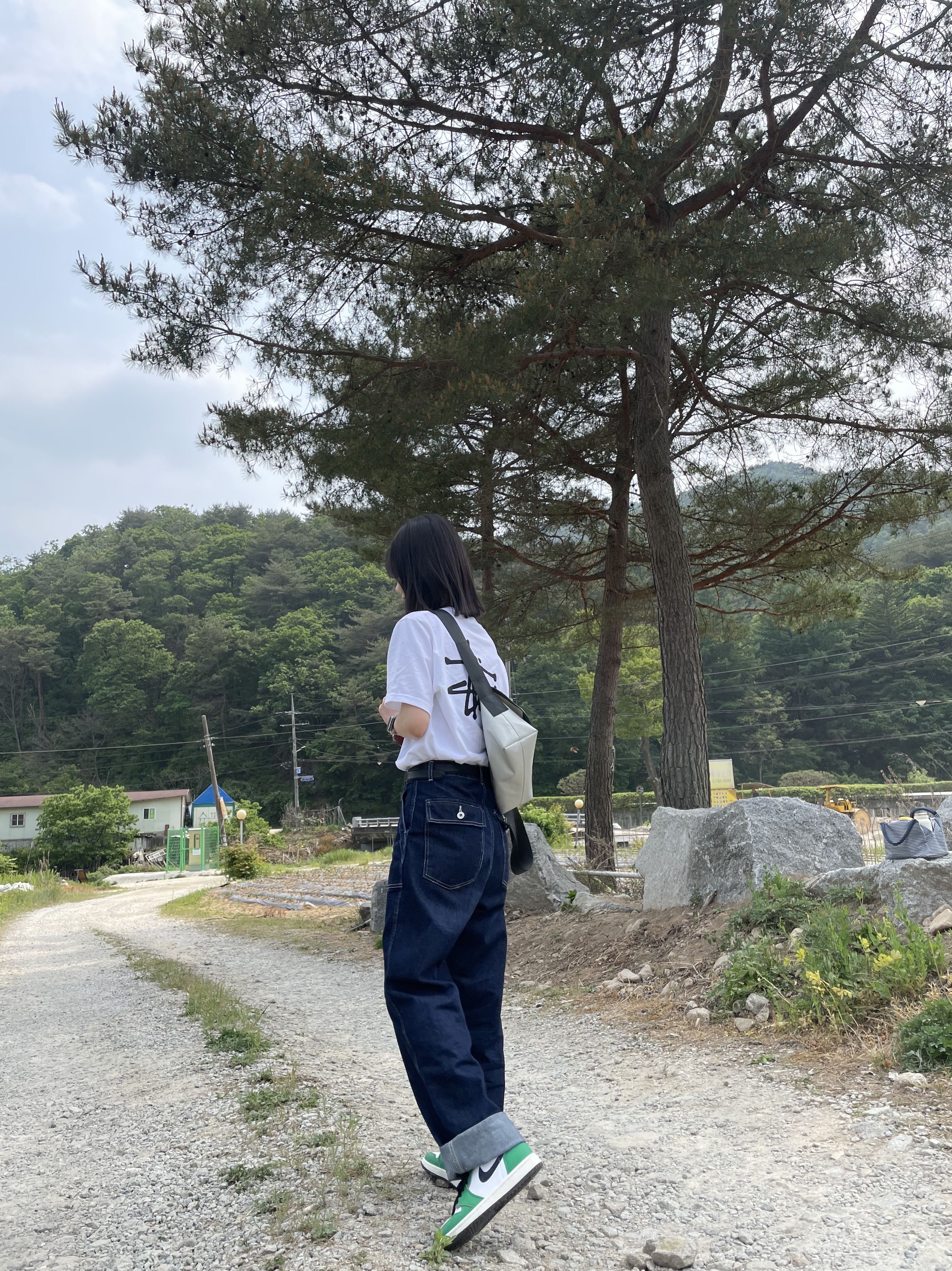 (W) Jordan 1 Retro High OG Lucky Green, Stussy Basic Stussy T-Shirt White 2022 착용 스타일 - 2