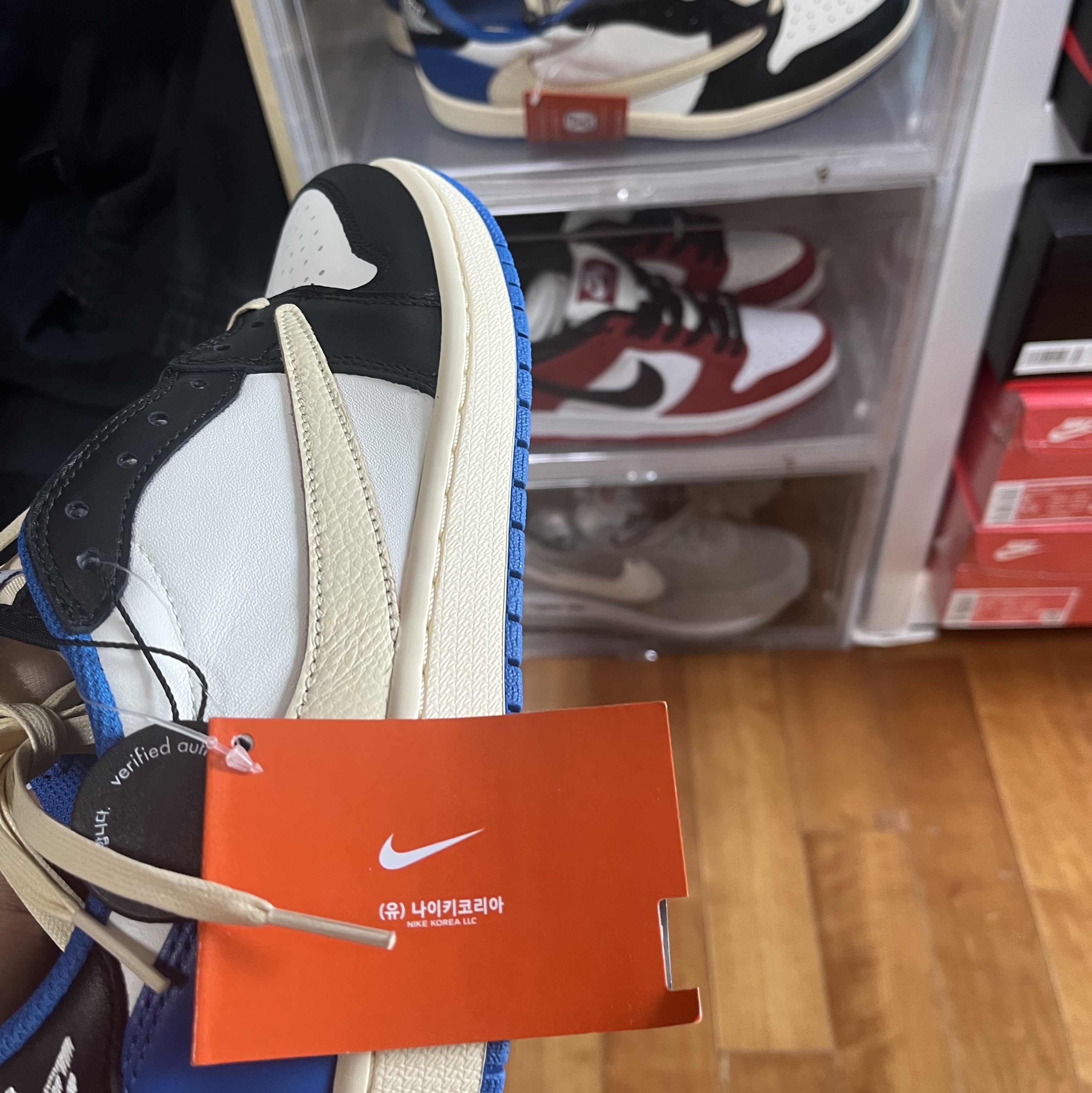 Jordan 1 x Travis Scott x Fragment Retro Low OG SP Military Blue, Nike SB Dunk Low Pro Chicago 착용 스타일 - 3