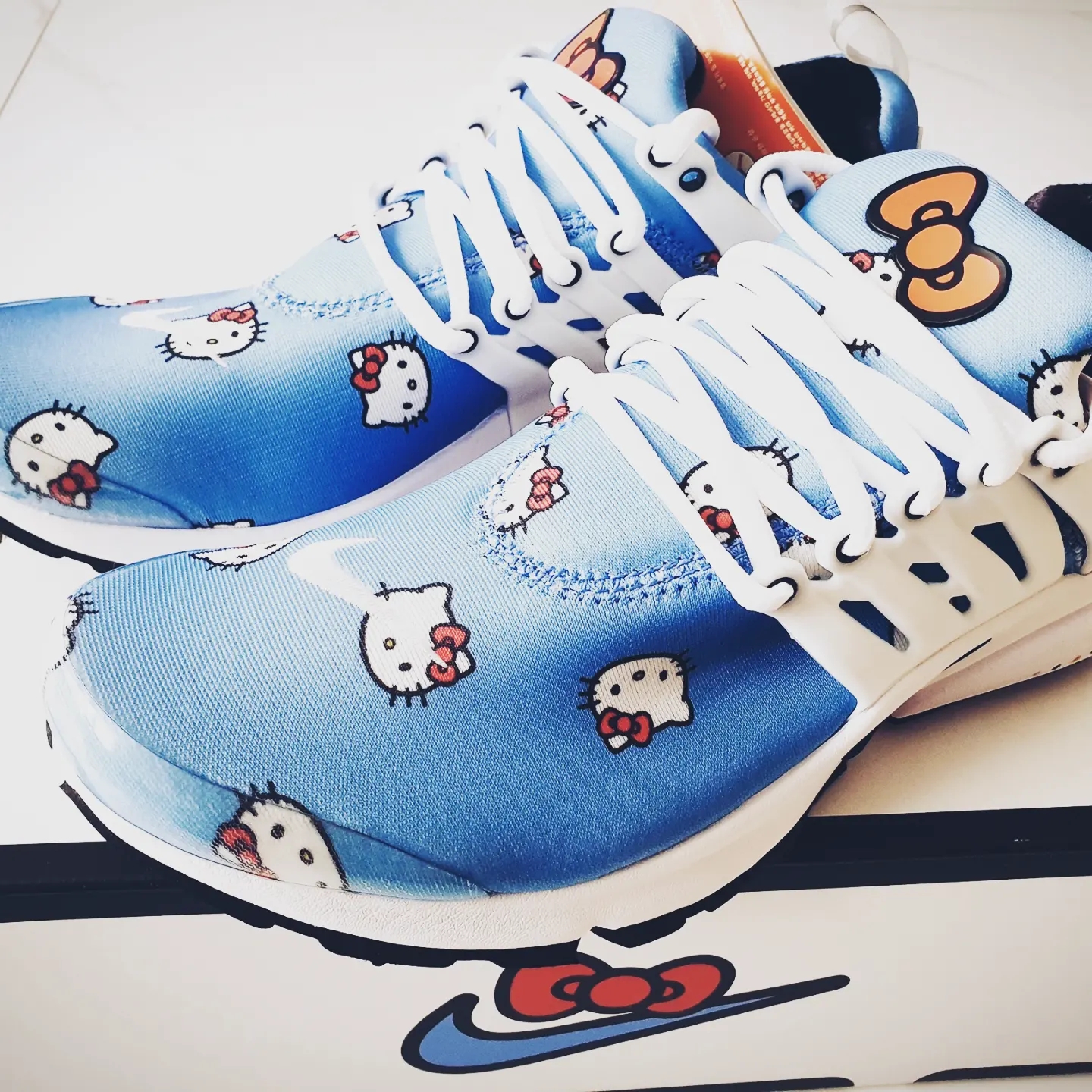 Nike x Hello Kitty Air Presto University Blue 착용 스타일 - 2