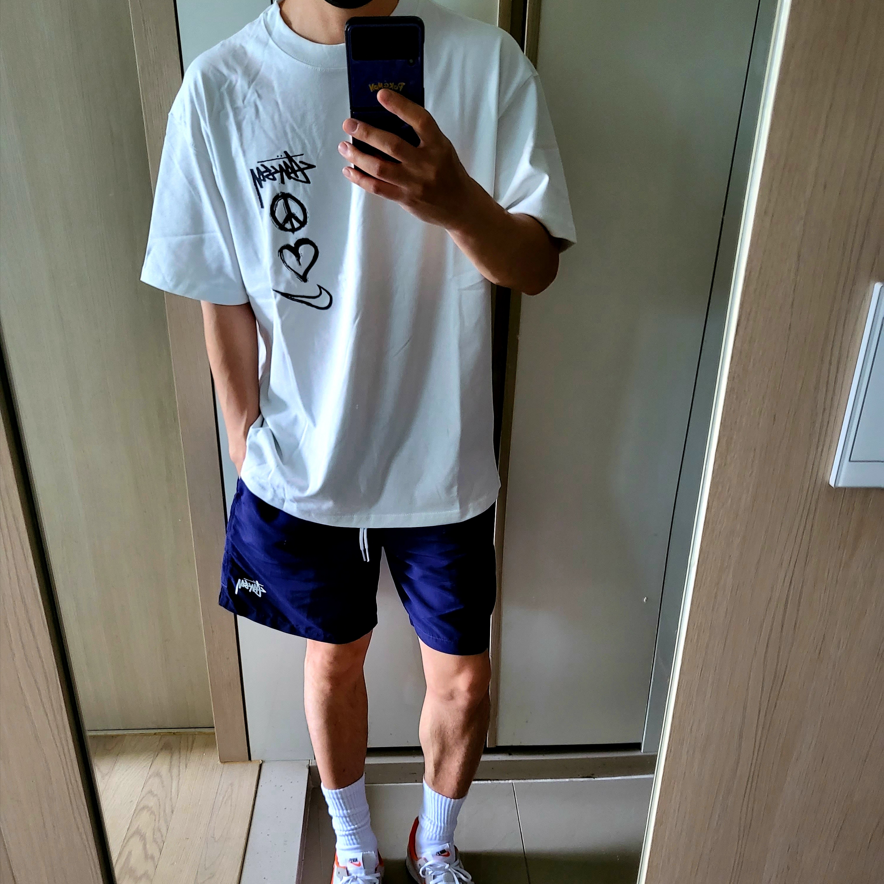 Nike x Stussy NRG RA T-Shirt Summit White (DM4942-121), Stussy Stock Water Shorts Navy 착용 스타일 - 1