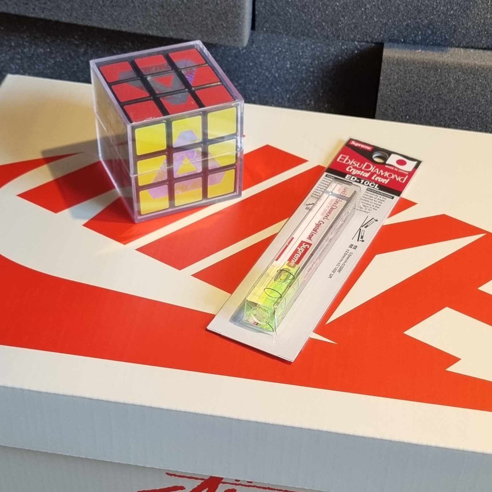 Supreme x Ebisu Diamond Level Clear - 22SS, Palace Rubiks Cube Multi - 22SS 착용 스타일
