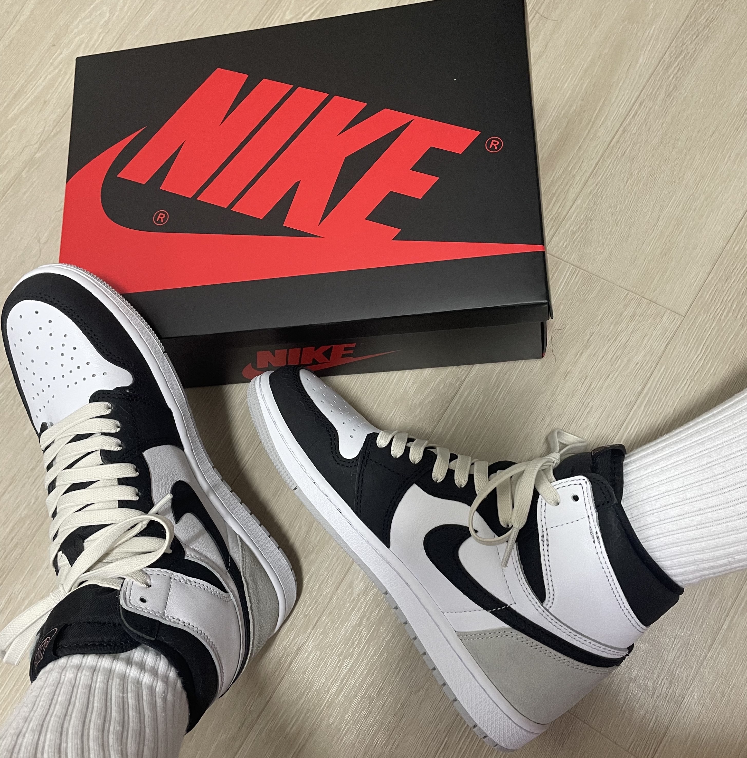 Jordan 1 Retro High OG Bleached Coral 착용 스타일