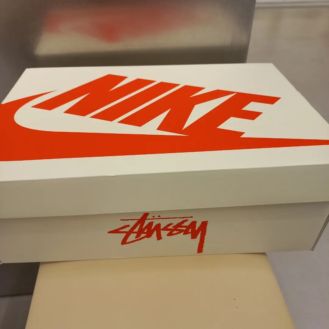 Nike x Stussy Air Force 1 '07 Mid SP Black 착용 스타일 - 2