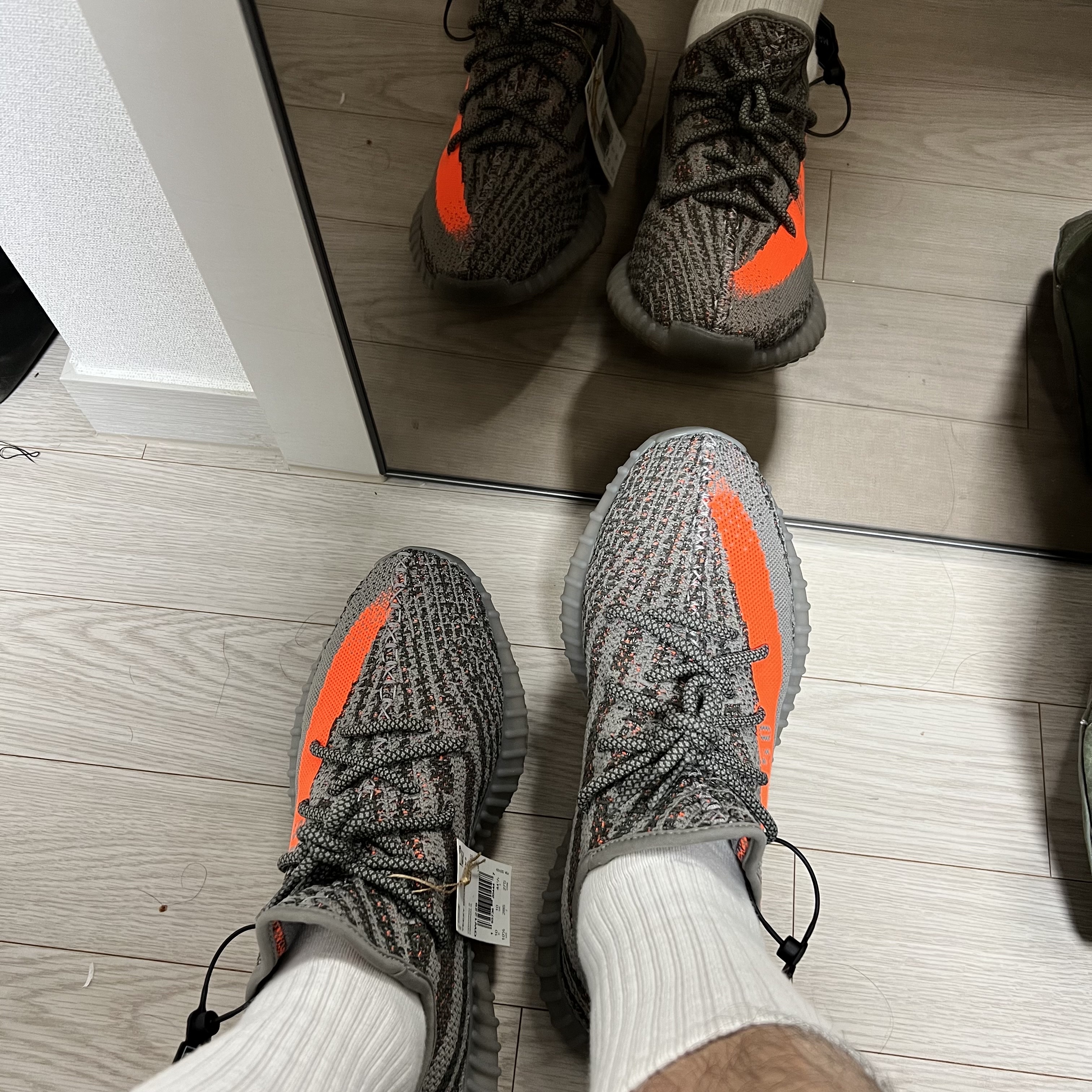 Adidas Yeezy Boost 350 V2 Beluga - Reflective 착용 스타일 - 4