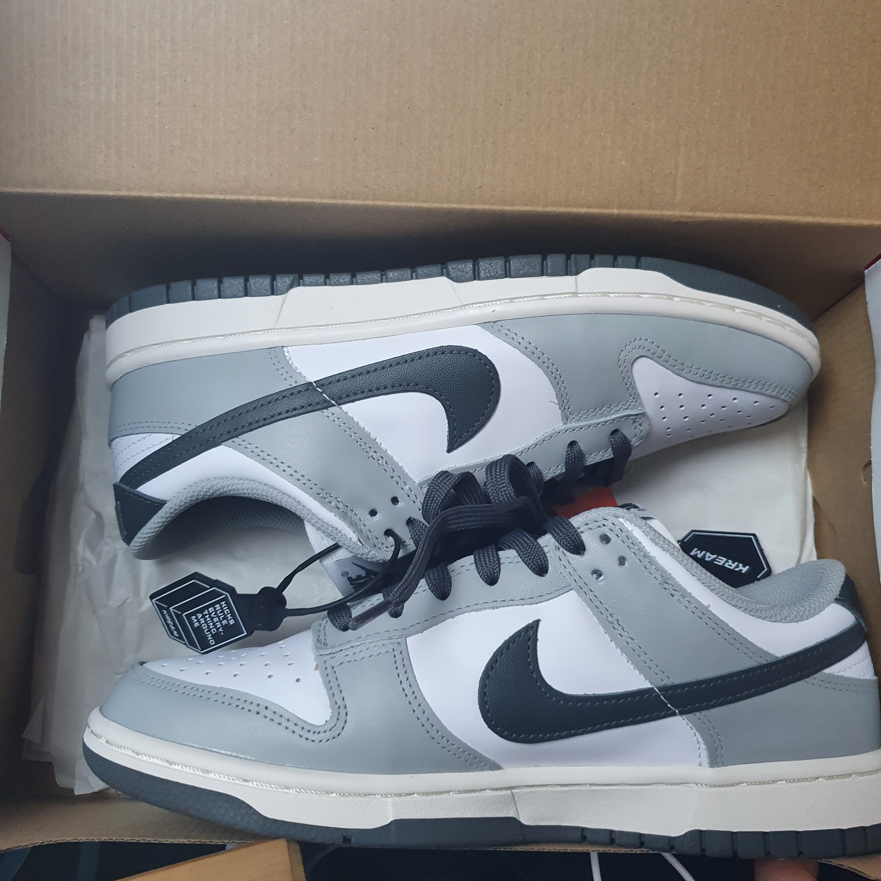 (W) Nike Dunk Low Light Smoke Grey 착용 스타일