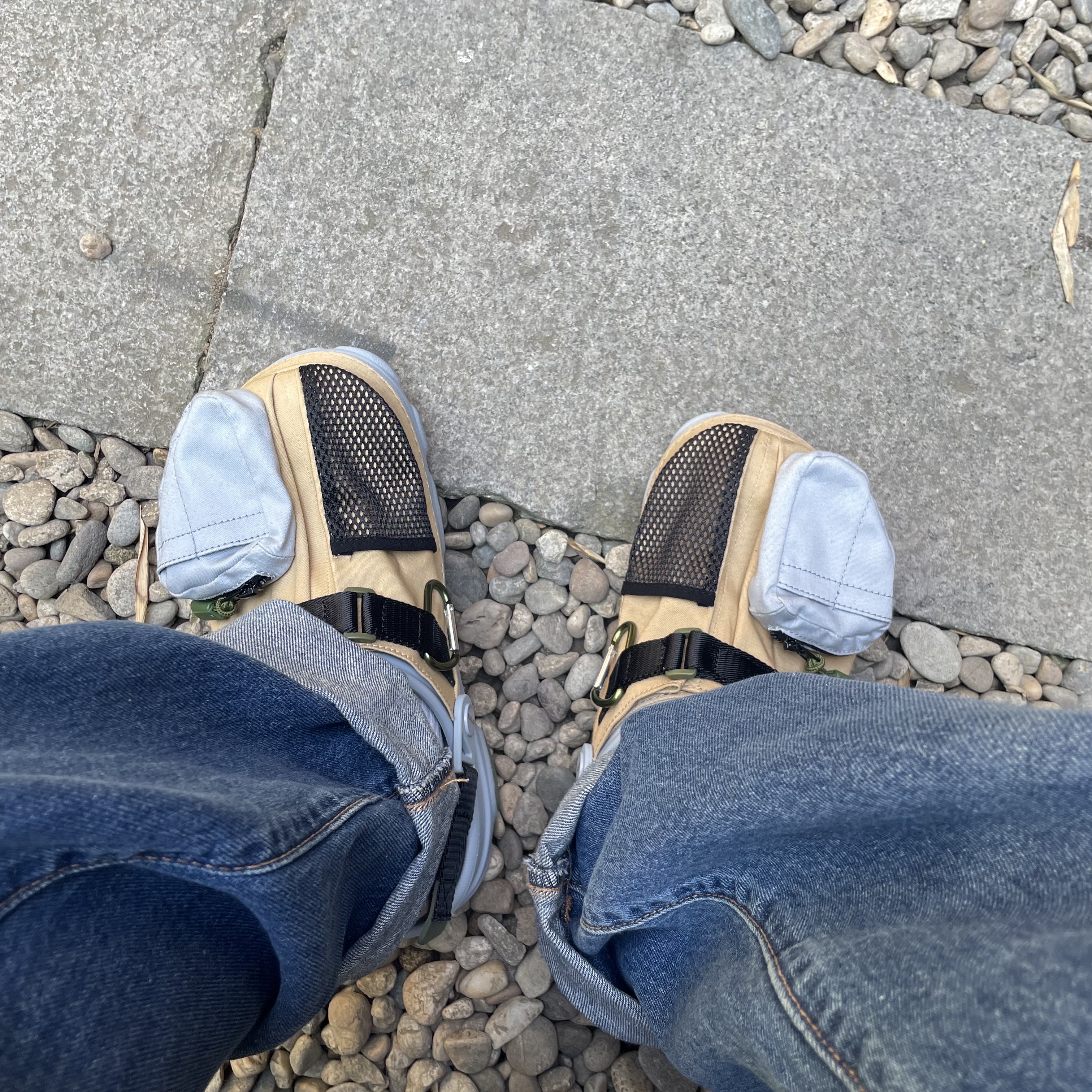 Crocs x Beams Classic All Terrain Mountain Parka Clog Beige 착용 스타일