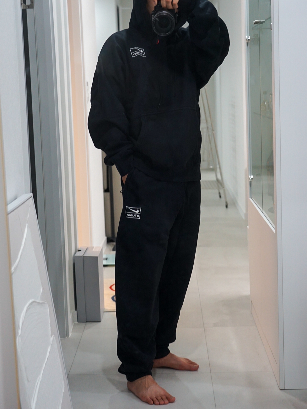 Nike x Stussy NRG RA Washed Pullover Hoodie Black (DN4028-010), Nike x Stussy NRG RA Washed Fleece Pants Black (DN4030-010) 착용 스타일