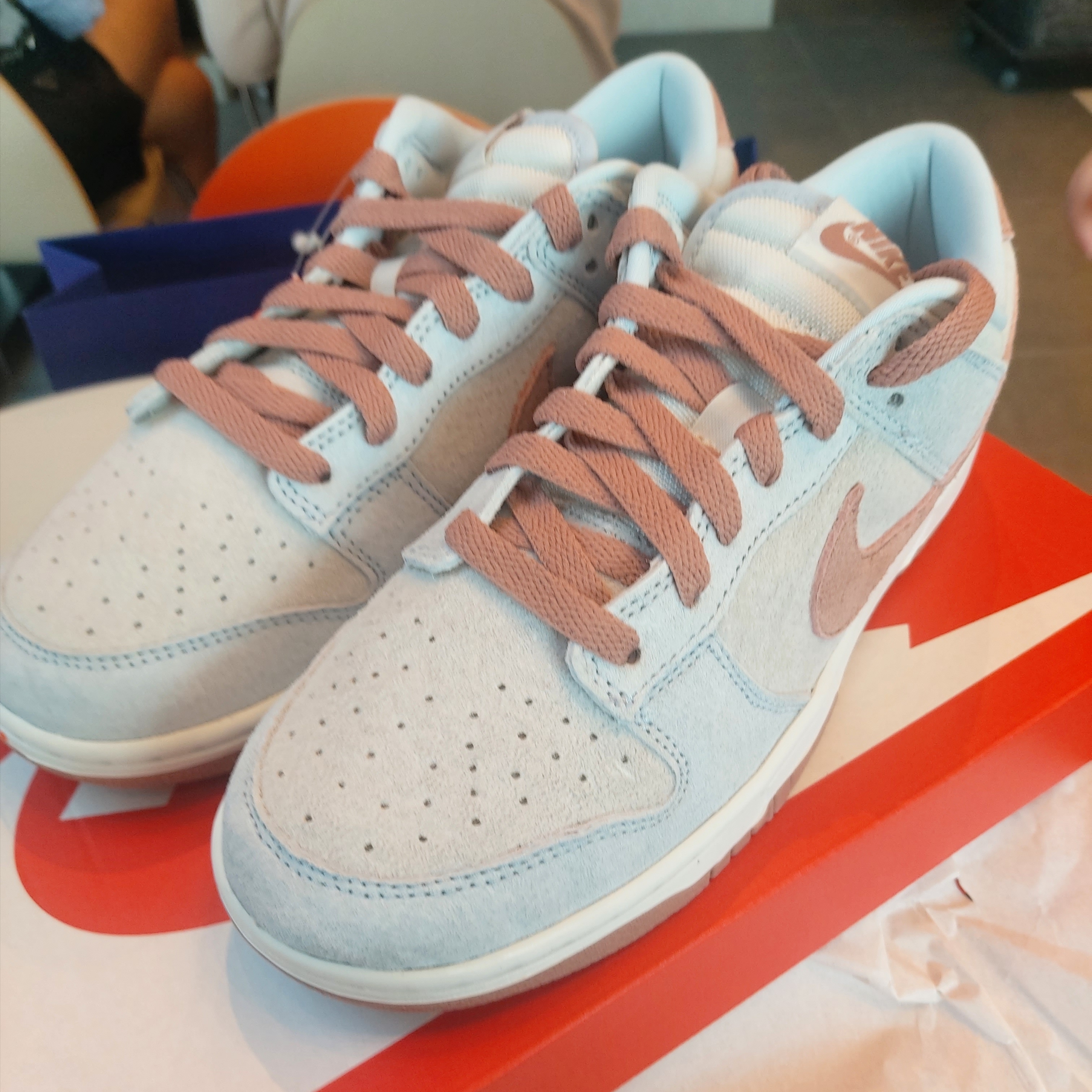 Nike Dunk Low Retro PRM Fossil Rose 착용 스타일 - 1