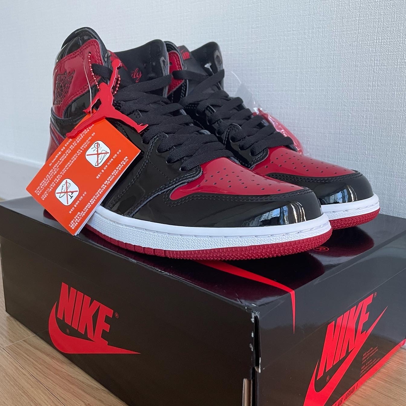 Jordan 1 Retro High OG Patent Bred 착용 스타일 - 2