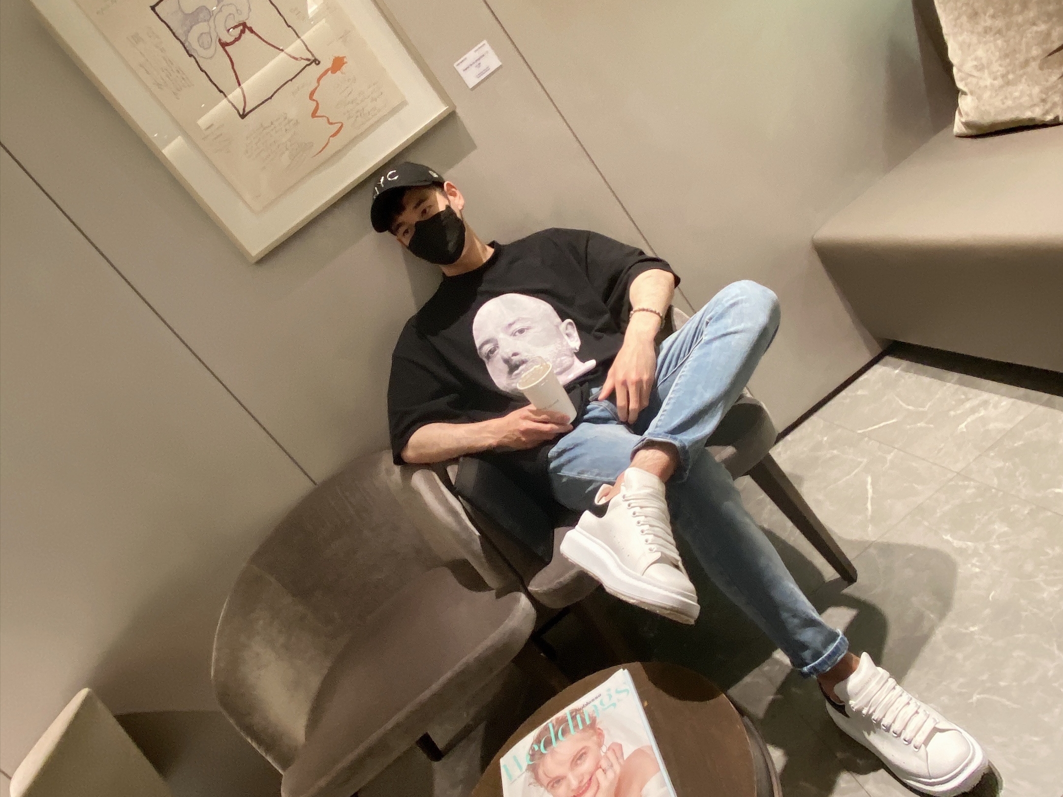 Alexander McQueen Oversized Sneakers White Black 착용 스타일