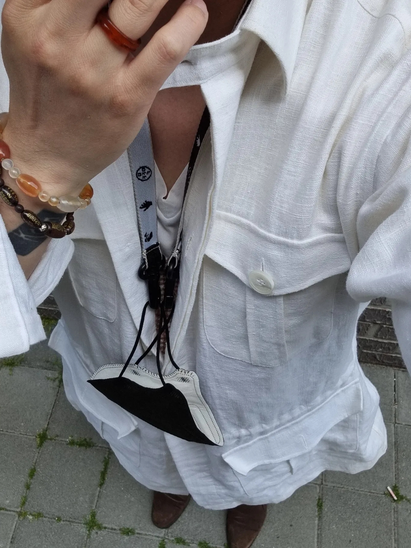 Off-White x Amore Pacific Protection Box (Without Cosmetics) 착용 스타일 - 2
