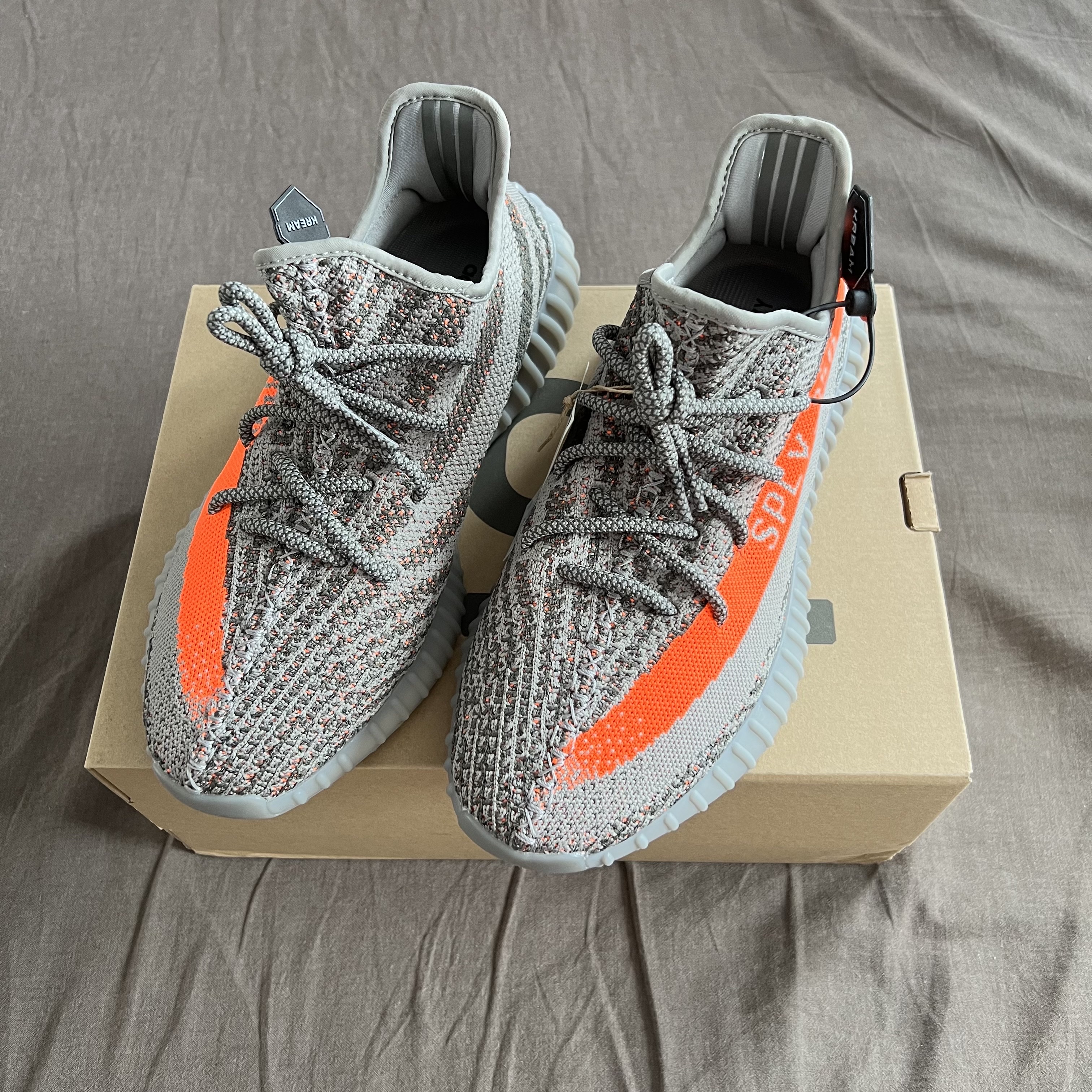 Adidas Yeezy Boost 350 V2 Beluga - Reflective 착용 스타일 - 3