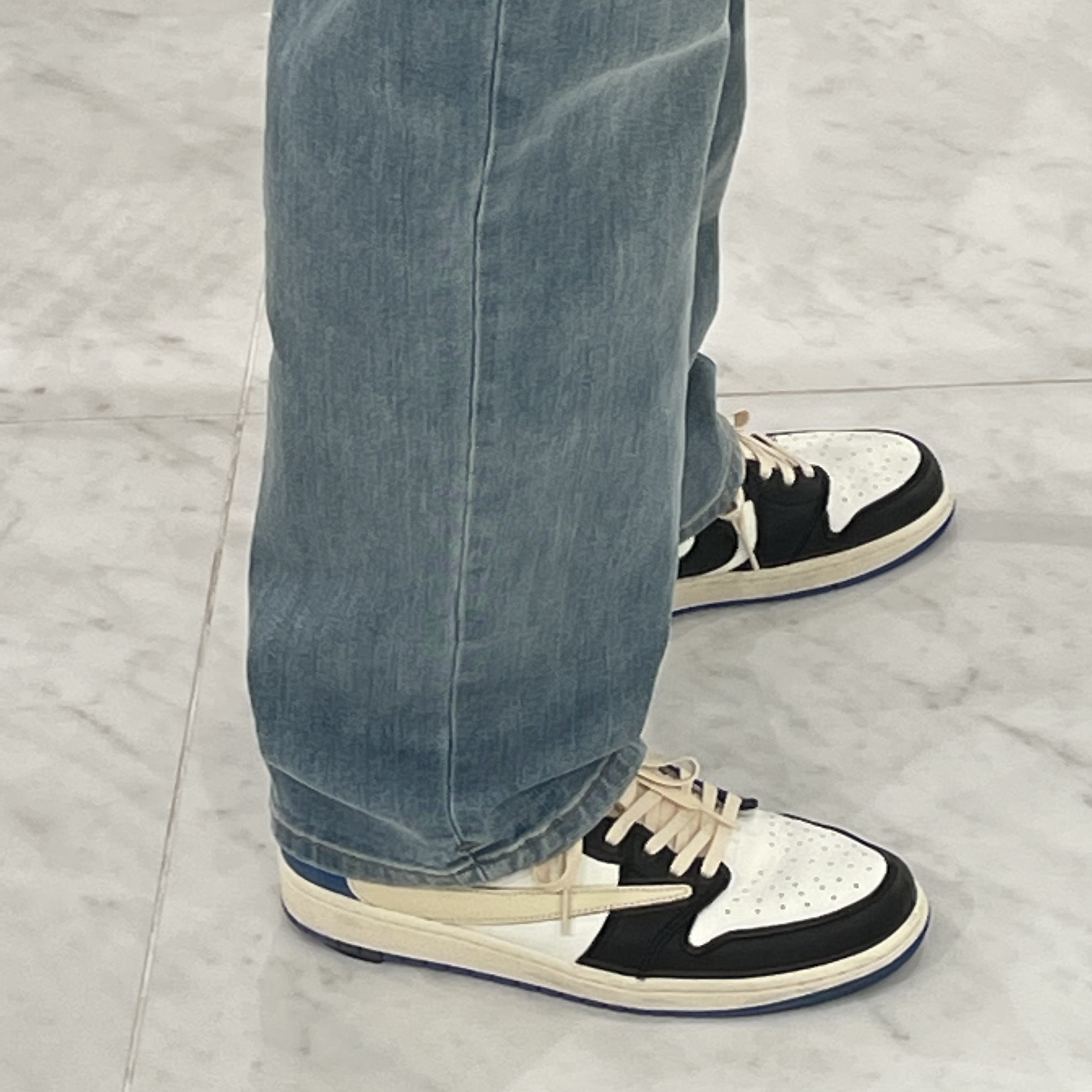 Jordan 1 x Travis Scott x Fragment Retro Low OG SP Military Blue 착용 스타일
