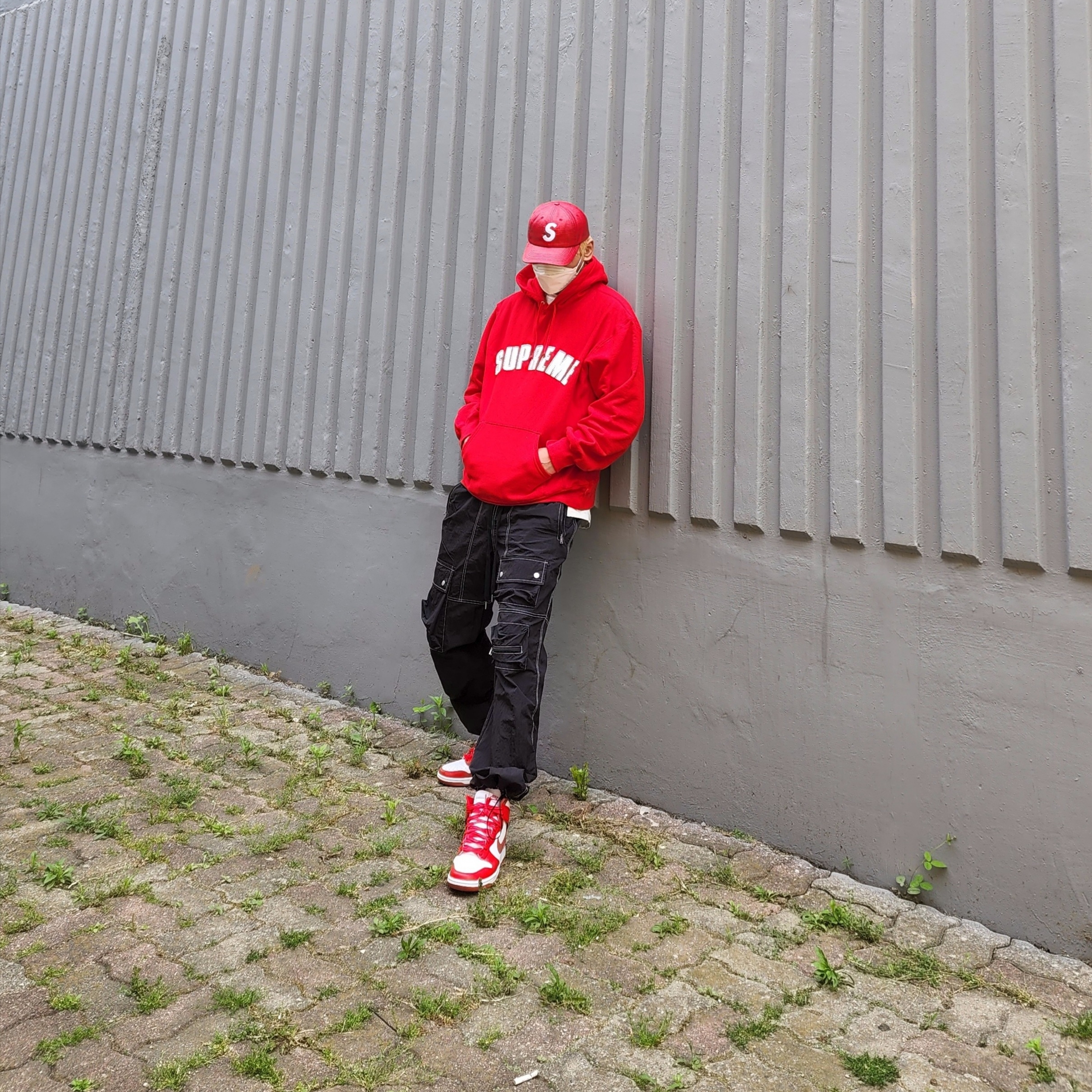 Nike Dunk High Retro Championship White and Red, Supreme Raffia S Logo 6-Panel Red - 22SS 착용 스타일