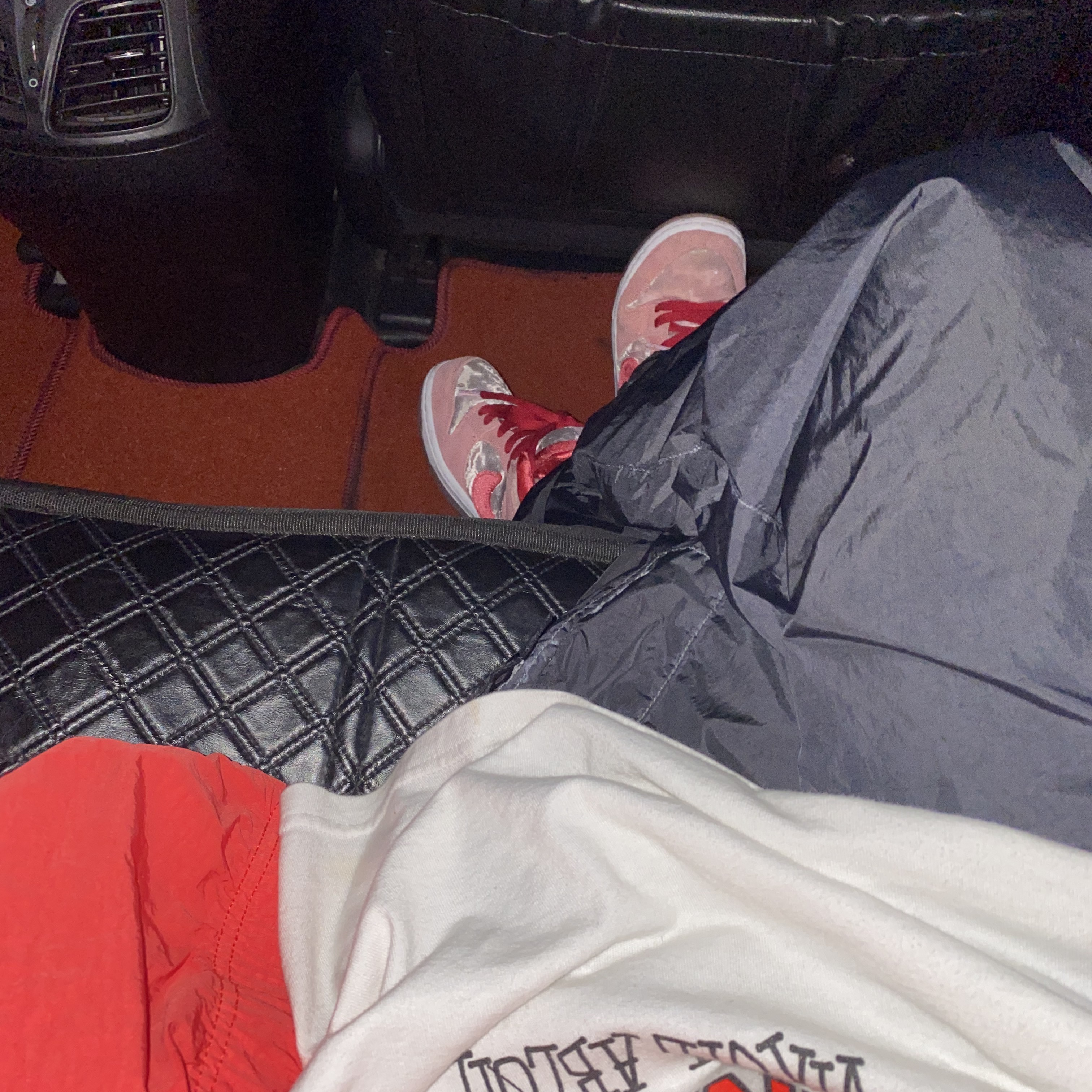 Nike x Stussy Windrunner Jacket Habanero Red, Supreme x Stone Island Painted Camo Nylon Cargo Pants Black - 20FW 착용 스타일