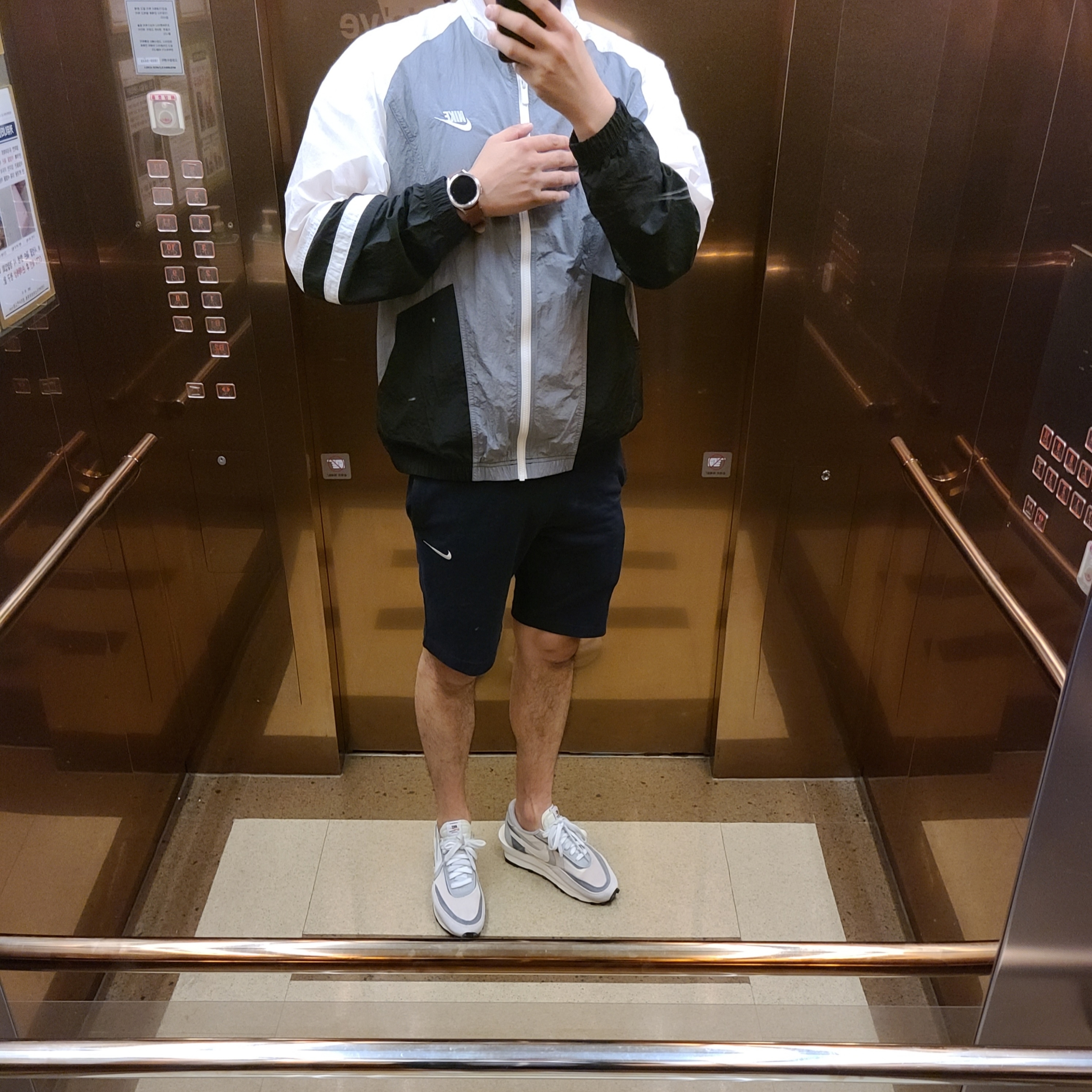 Nike x Sacai LDWaffle Summit White 착용 스타일