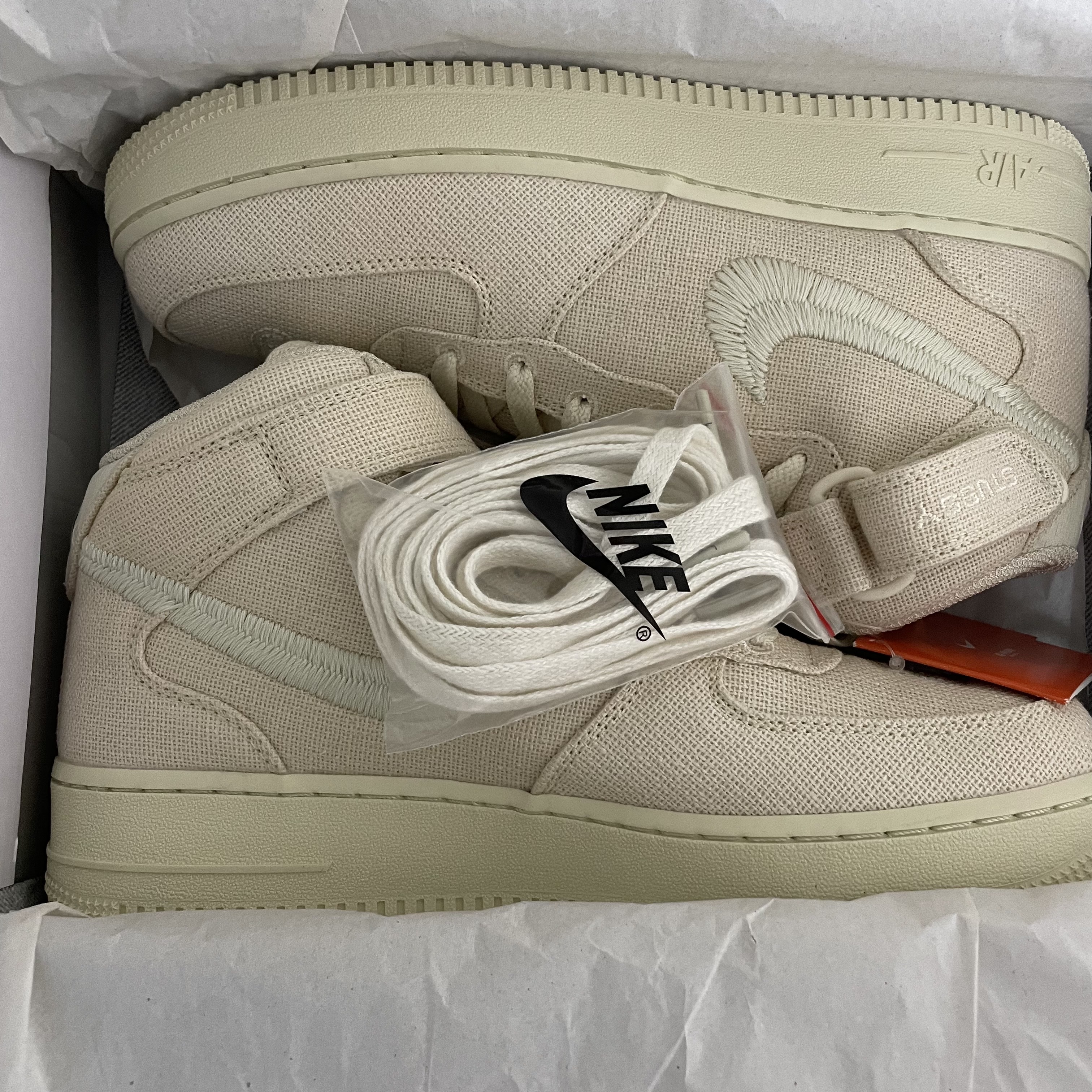 Nike x Stussy Air Force 1 '07 Mid SP Fossil 착용 스타일 - 1