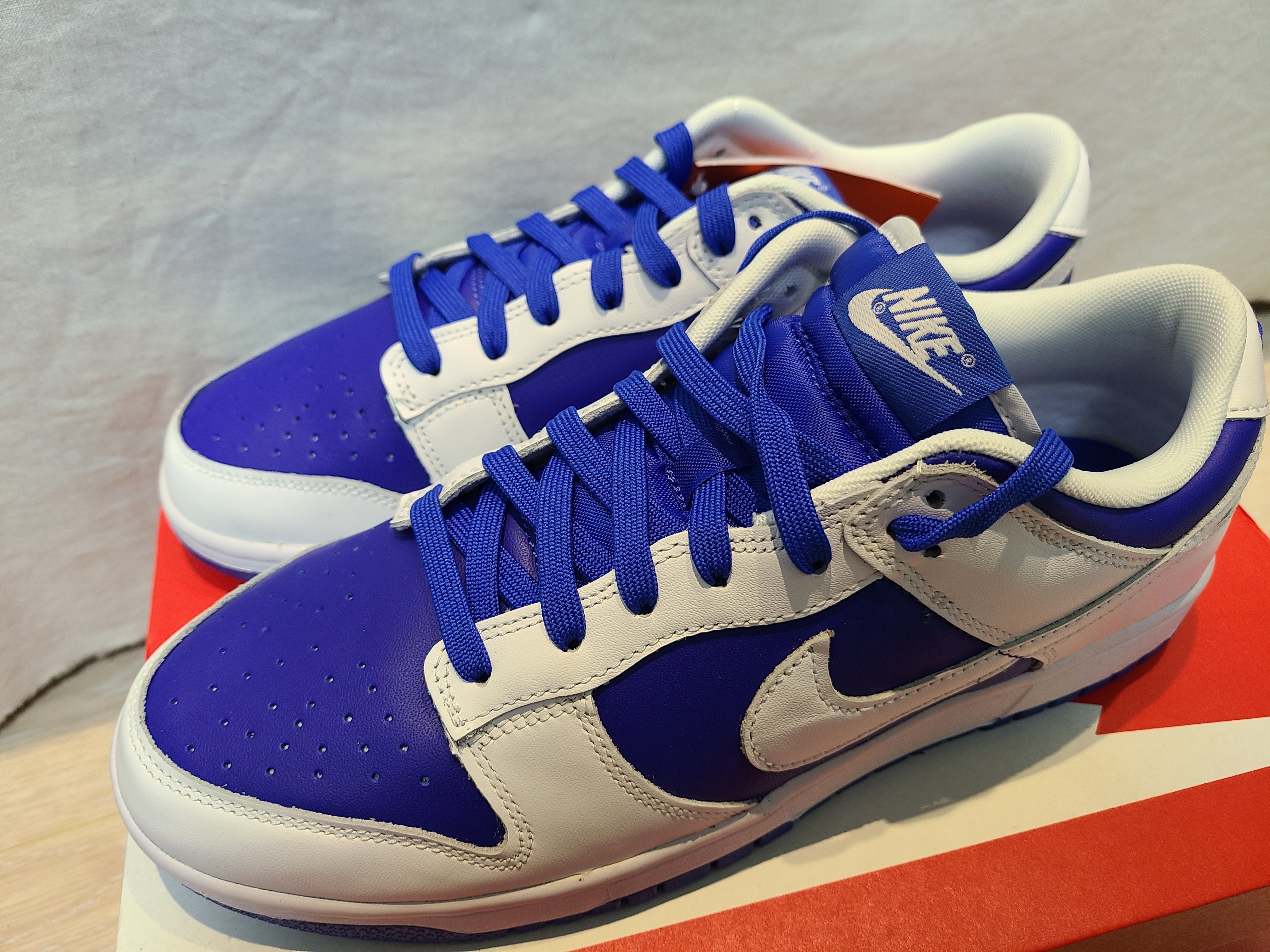 Nike Dunk Low Retro Racer Blue and White 착용 스타일 - 1