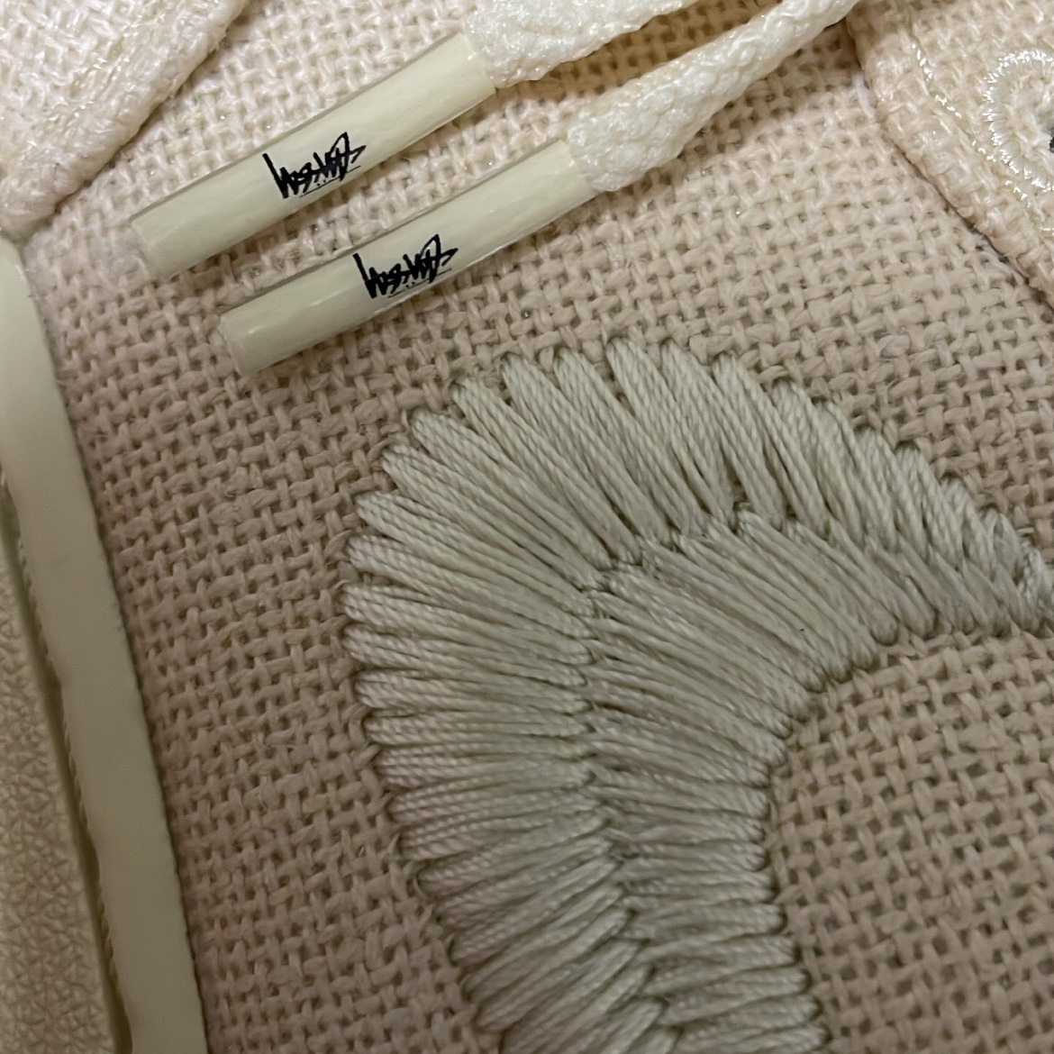 Nike x Stussy Air Force 1 '07 Mid SP Fossil 착용 스타일 - 3