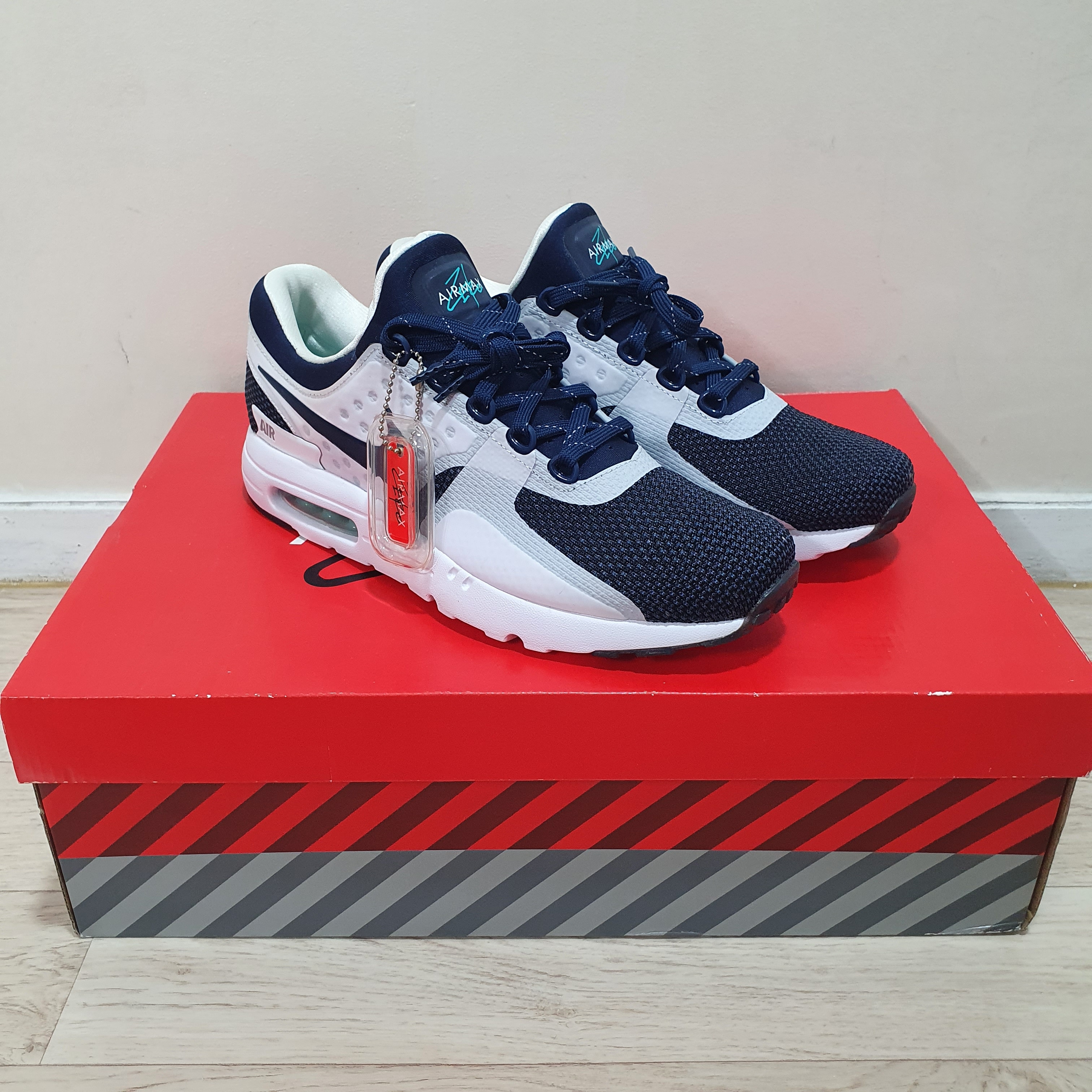 Nike Air Max Zero Air Max Day 착용 스타일