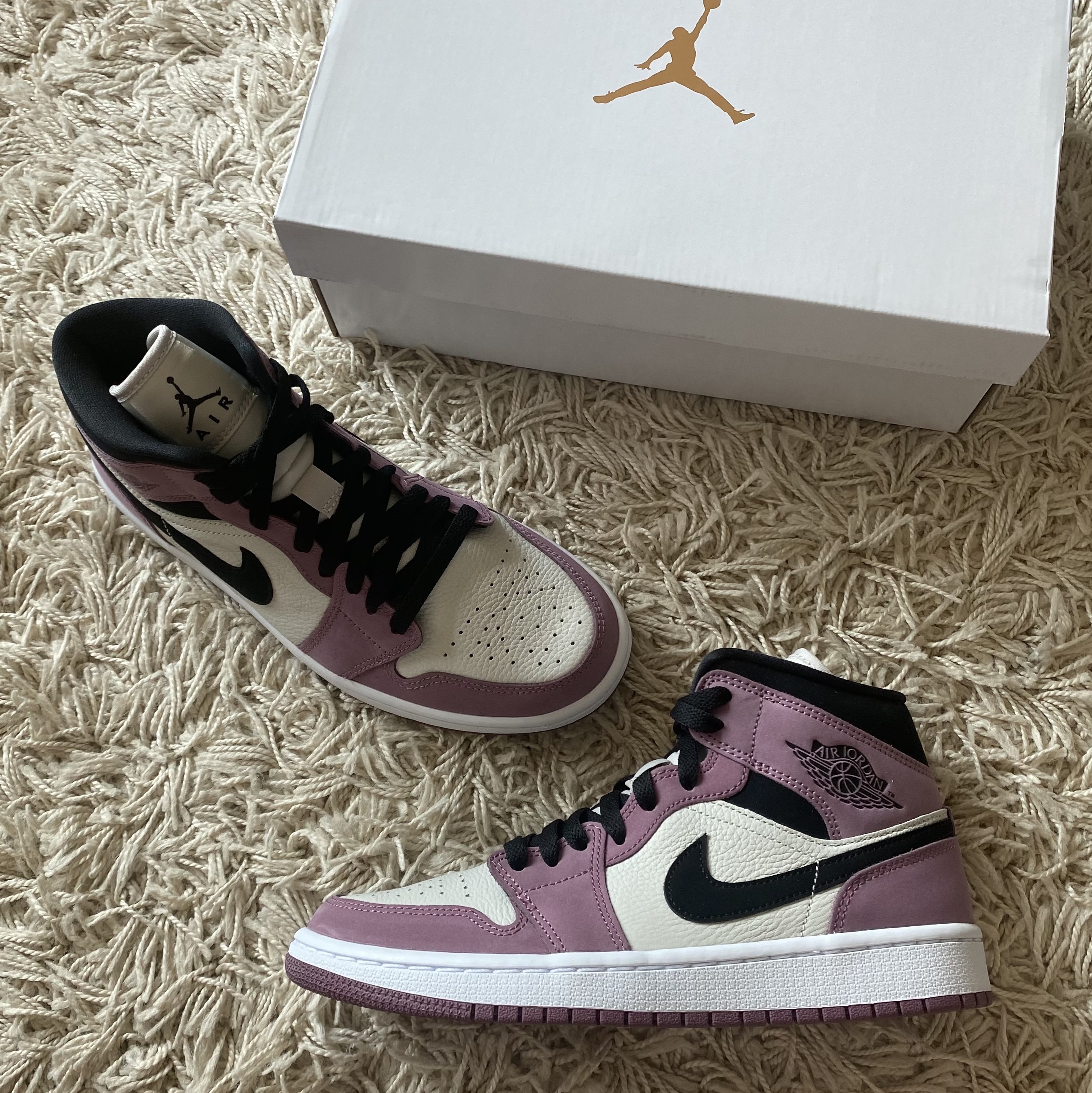 (W) Jordan 1 Mid SE Light Mulberry 착용 스타일
