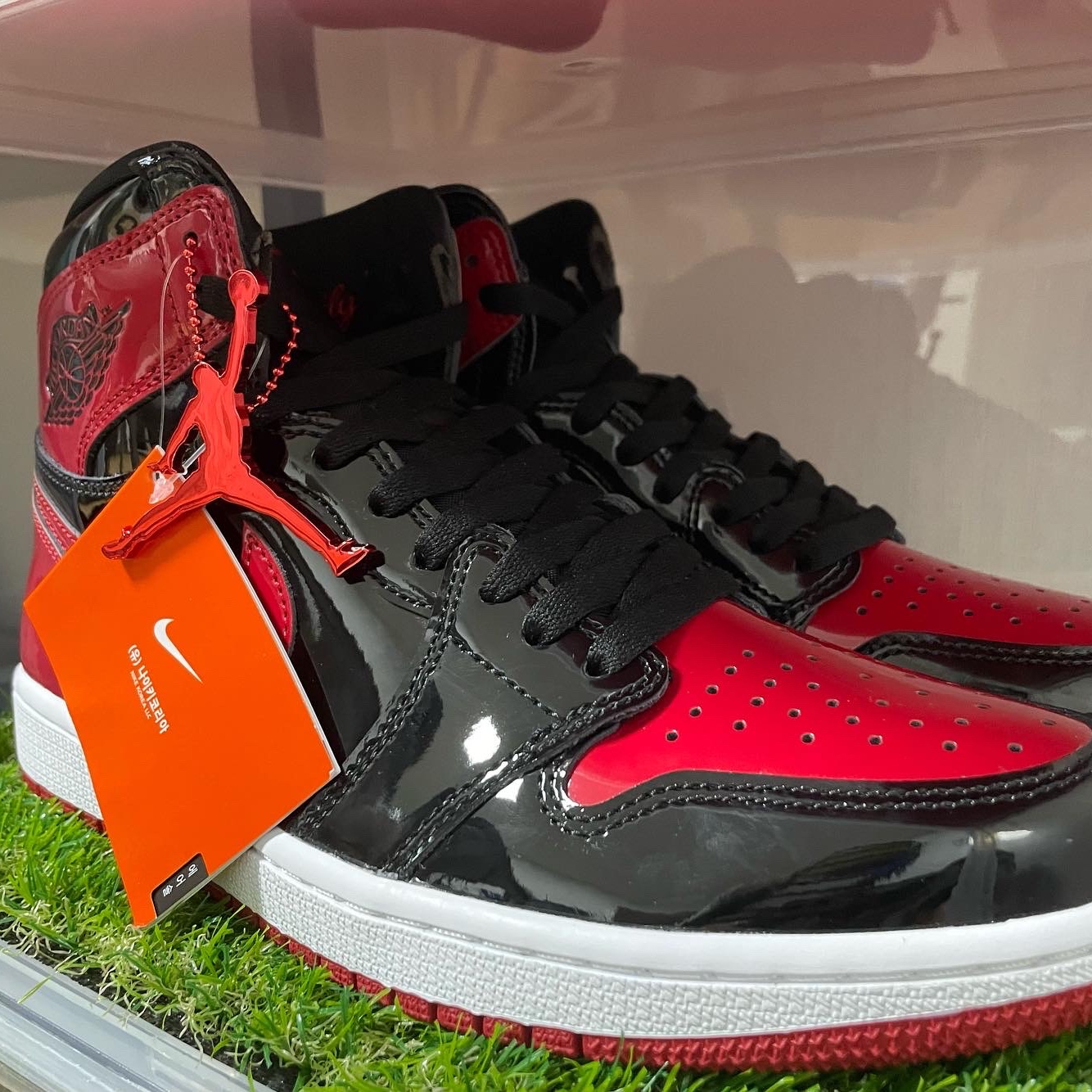 Jordan 1 Retro High OG Patent Bred 착용 스타일 - 1