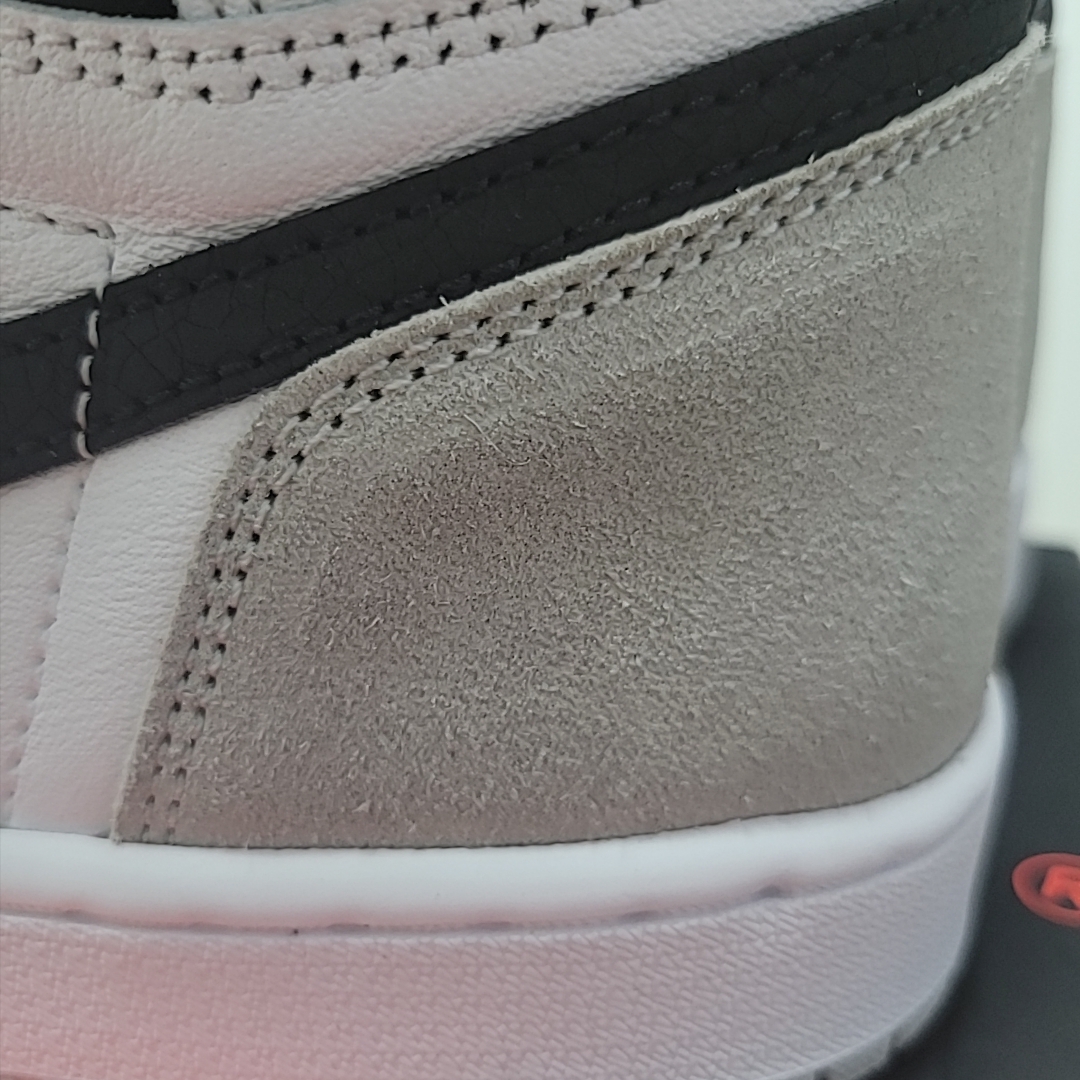 Jordan 1 Retro High OG Bleached Coral 착용 스타일 - 3