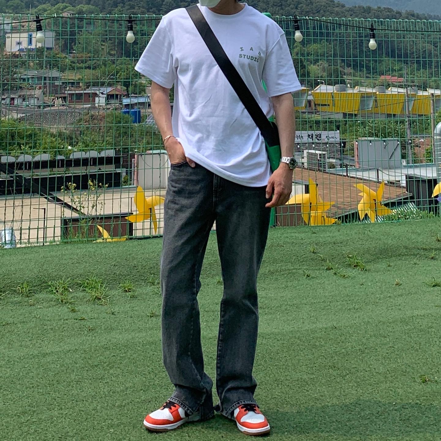 IAB Studio T-Shirt White Light Green, New Balance 993 Made in USA Grey - D Standard 착용 스타일 - 2