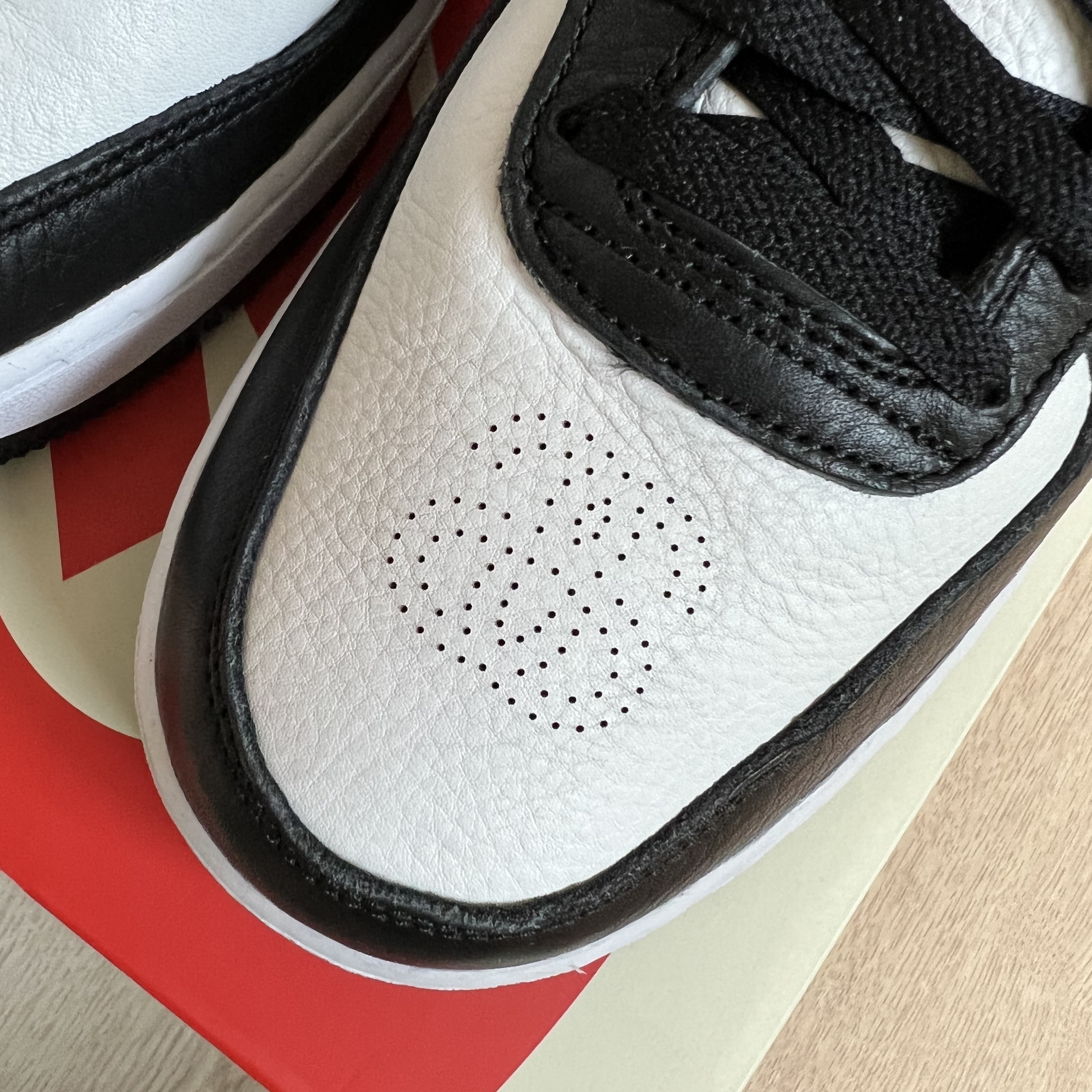 Nike x Stussy Air Force 1 '07 Mid SP Black and Light Bone 착용 스타일 - 4