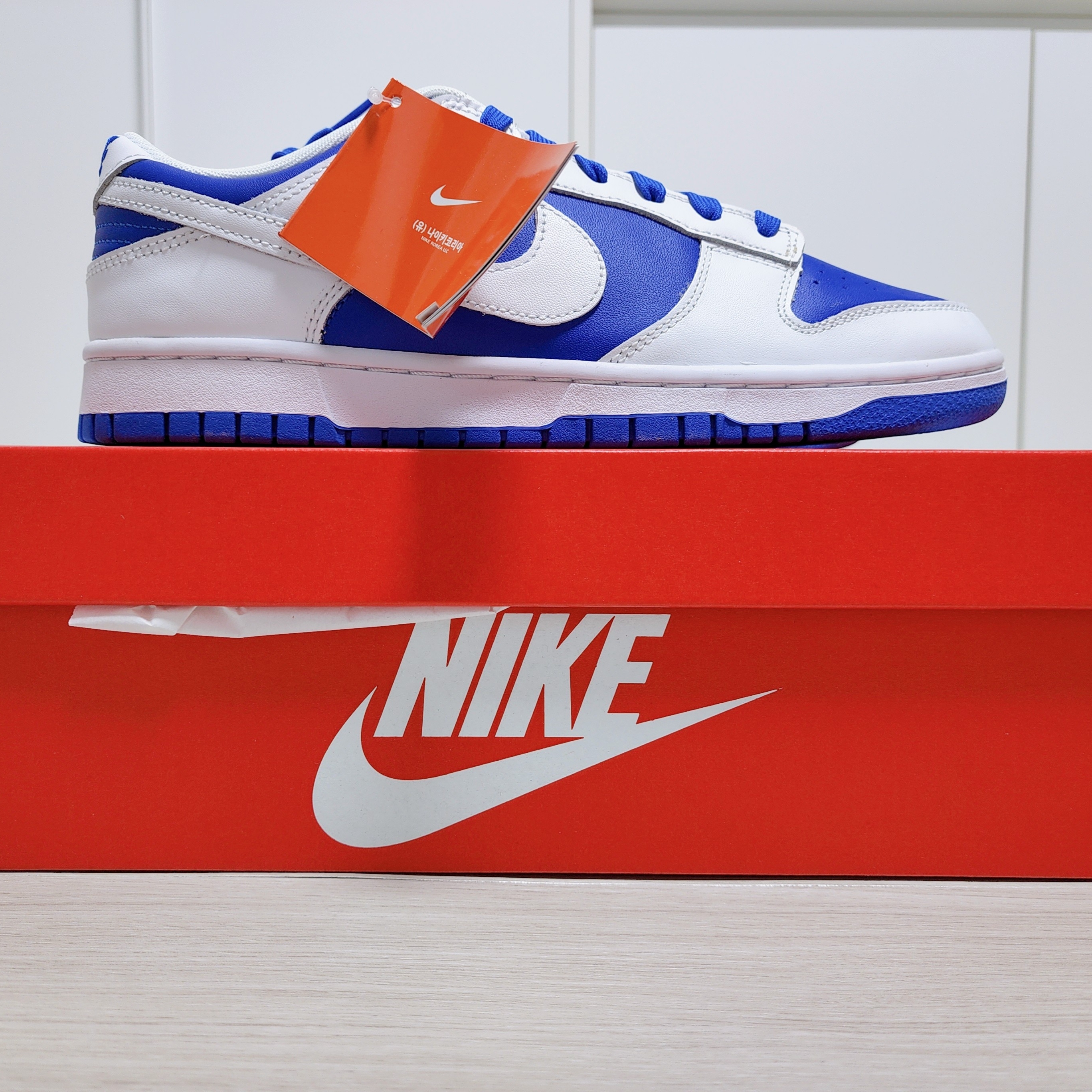 Nike Dunk Low Retro Racer Blue and White 착용 스타일 - 2