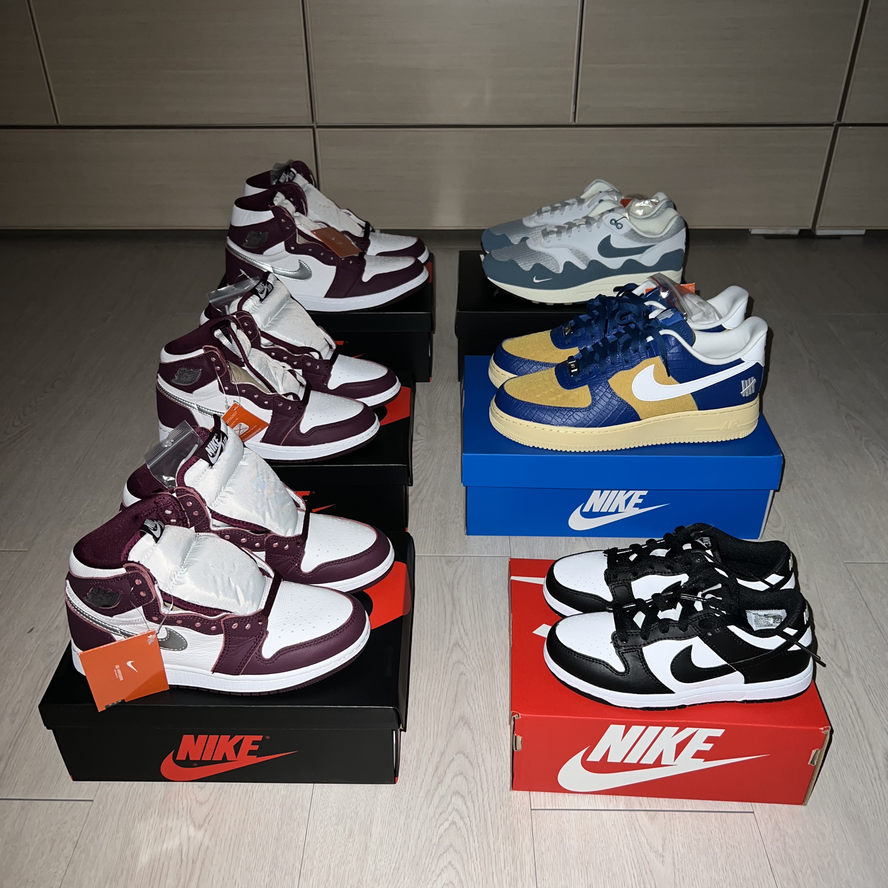 Jordan 1 Retro High OG Bordeaux, (GS) Nike Dunk Low Black 착용 스타일 - 1