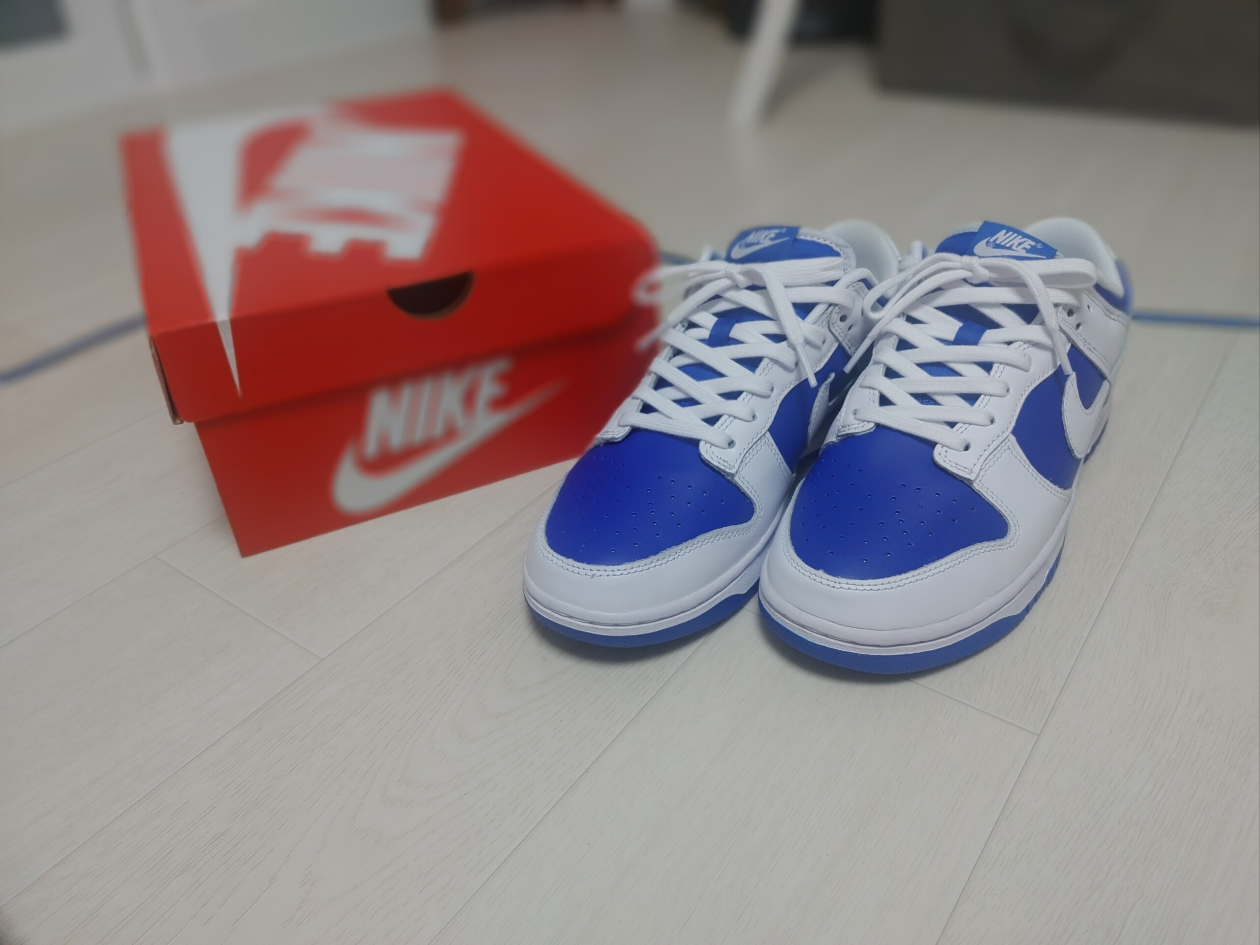 Nike Dunk Low Retro Racer Blue and White 착용 스타일 - 1