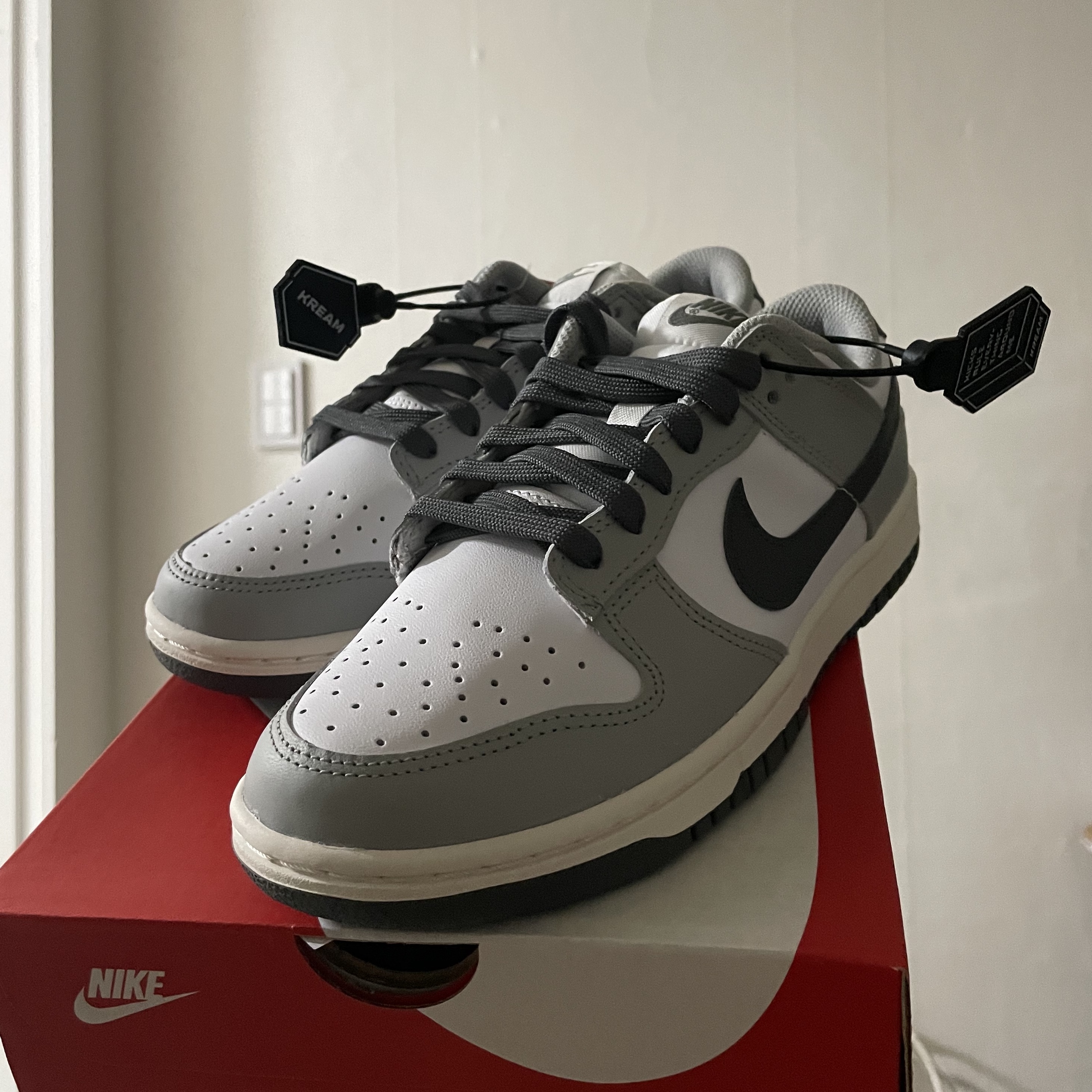 (W) Nike Dunk Low Light Smoke Grey 착용 스타일
