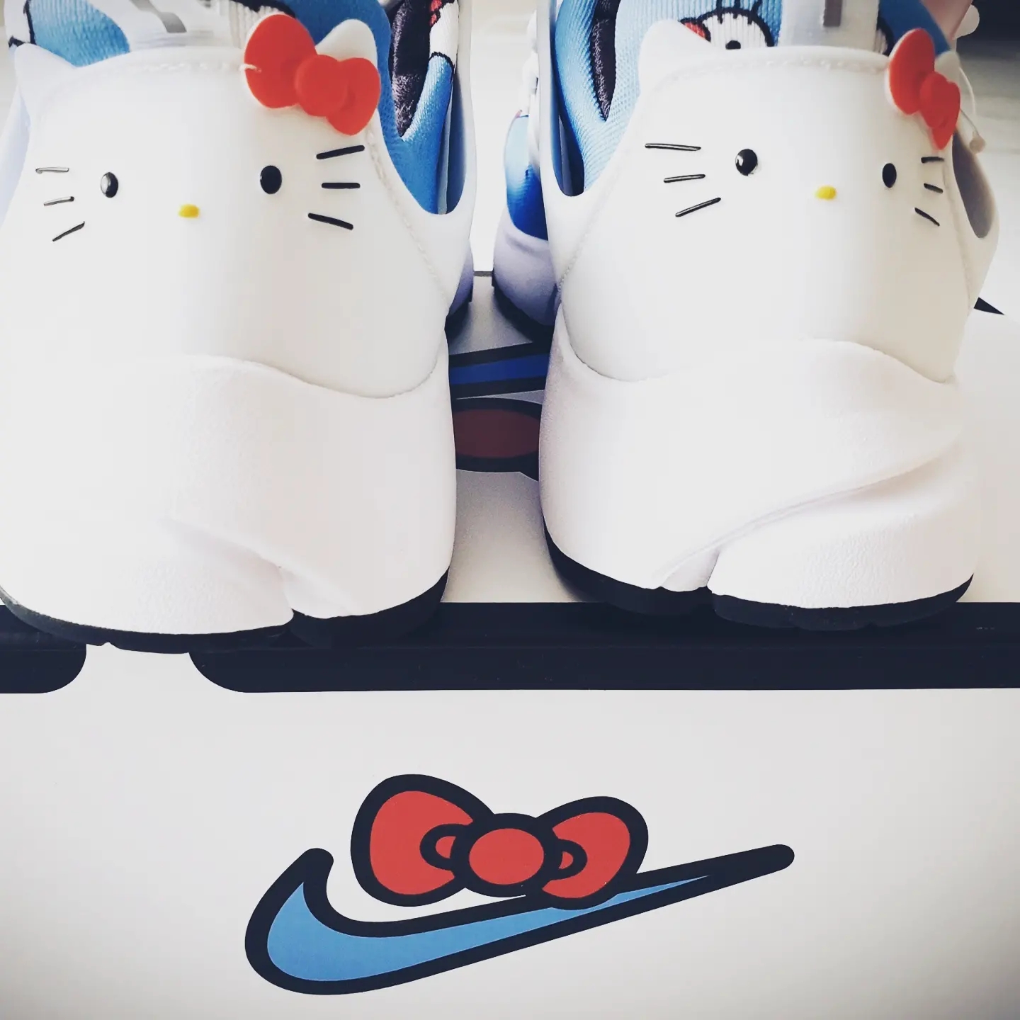 Nike x Hello Kitty Air Presto University Blue 착용 스타일 - 1