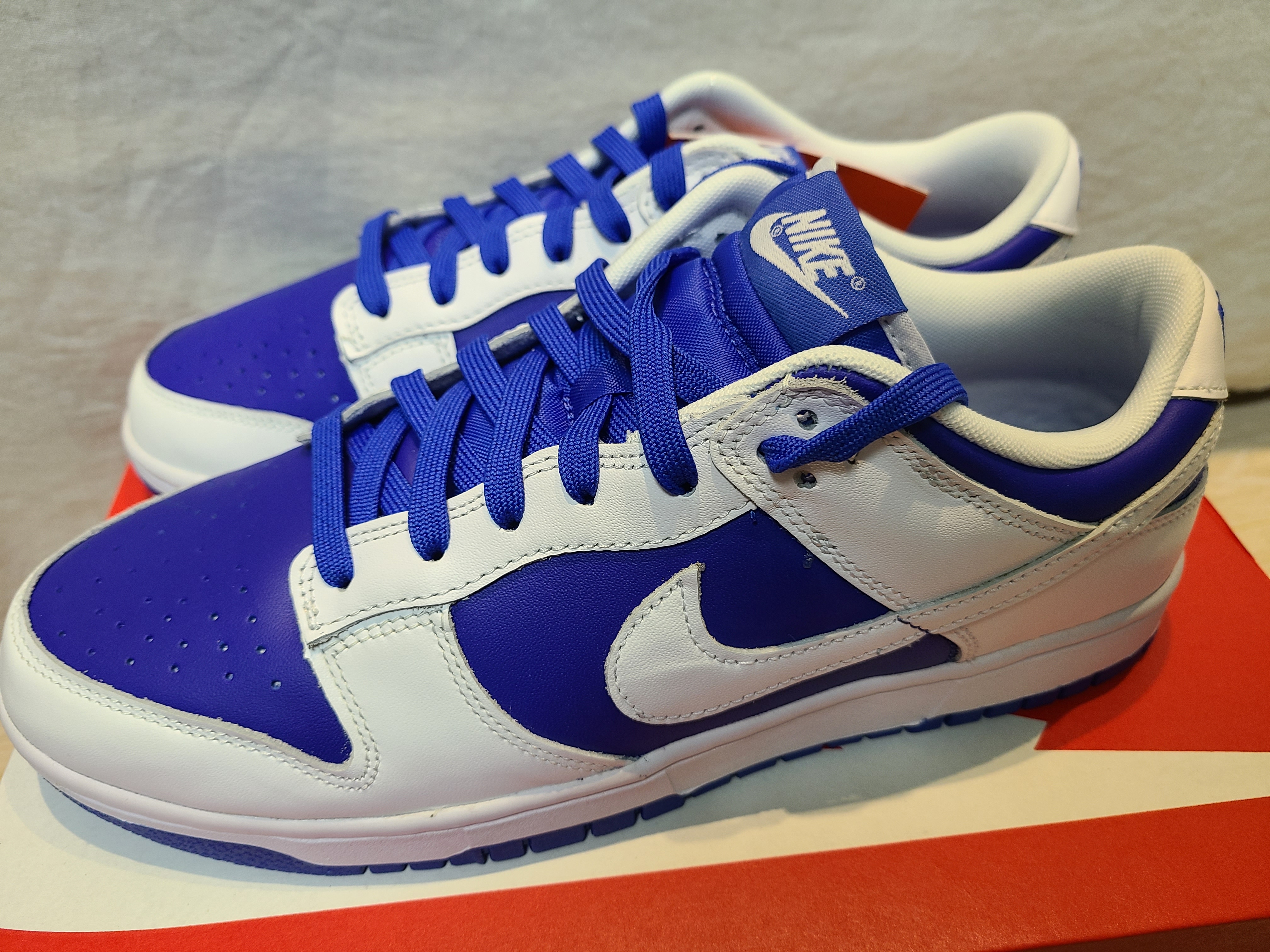Nike Dunk Low Retro Racer Blue and White 착용 스타일 - 2