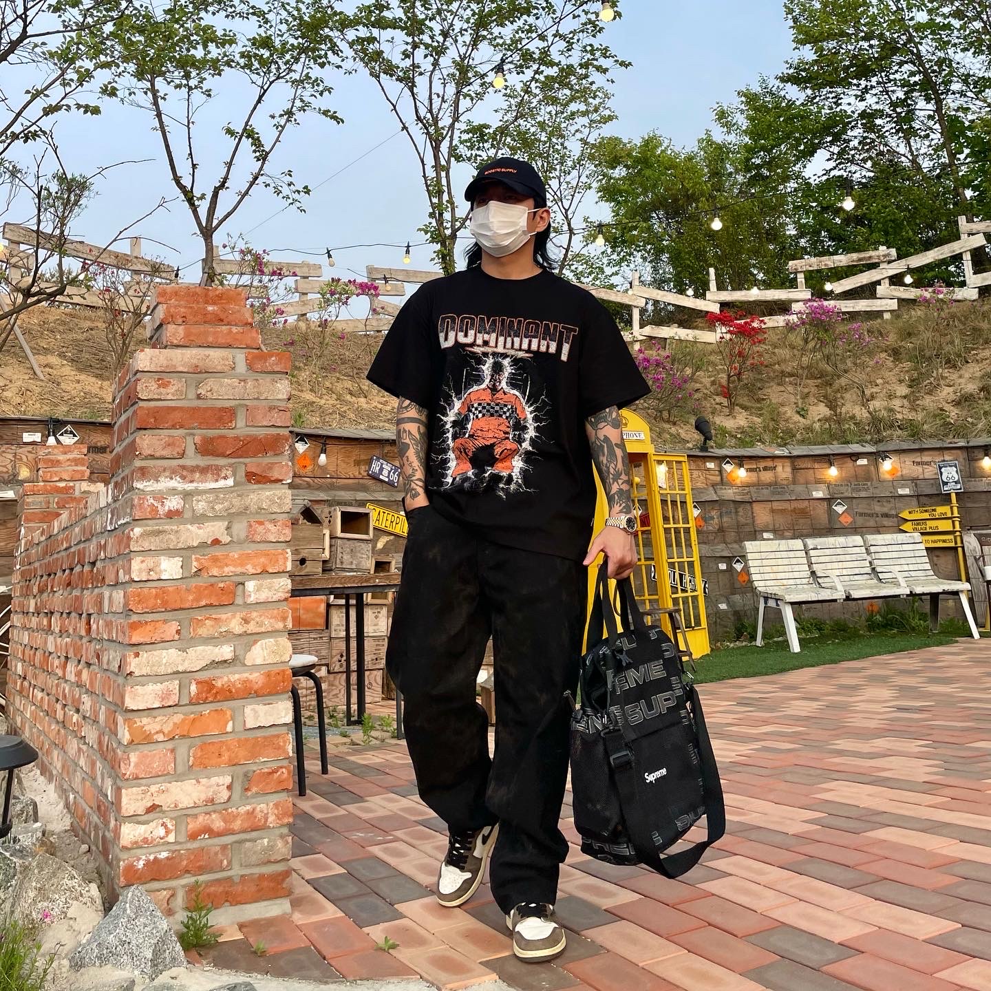 Supreme Utility Tote Black - 21FW, Jordan 1 x Travis Scott Retro High OG SP Mocha 착용 스타일 - 1