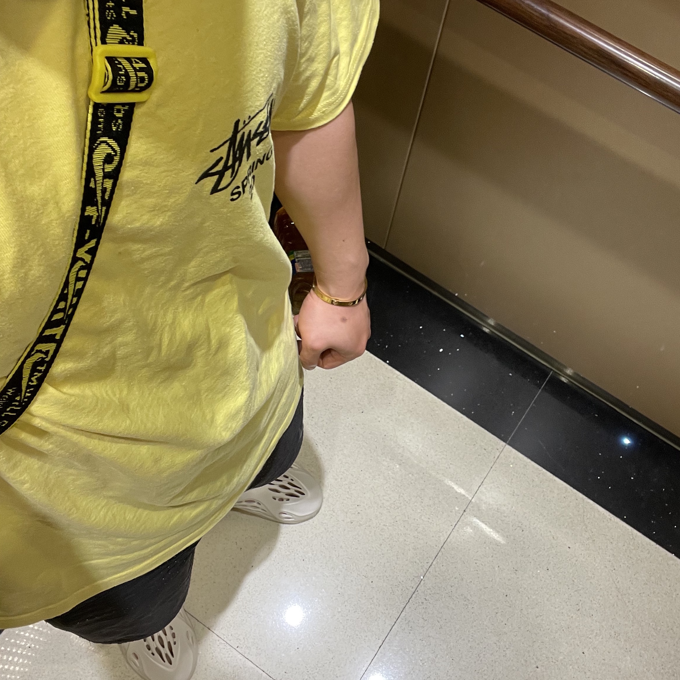 Stussy Bouquet T-Shirt Yellow, (W) Nike x Off-White Utility Vest Opti Yellow 착용 스타일