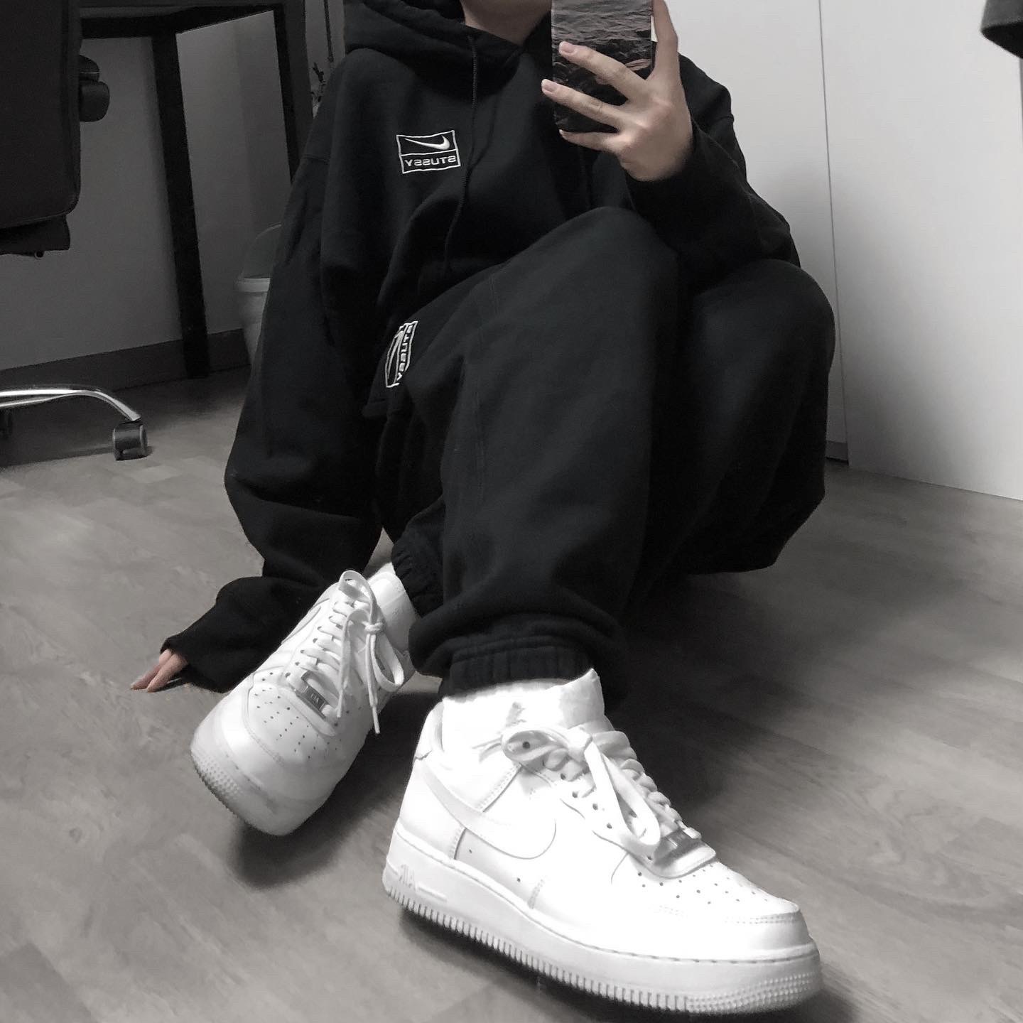 Nike x Stussy NRG RA Washed Pullover Hoodie Black (DN4028-010), Nike x Stussy NRG RA Washed Fleece Pants Black (DN4030-010) 착용 스타일 - 3